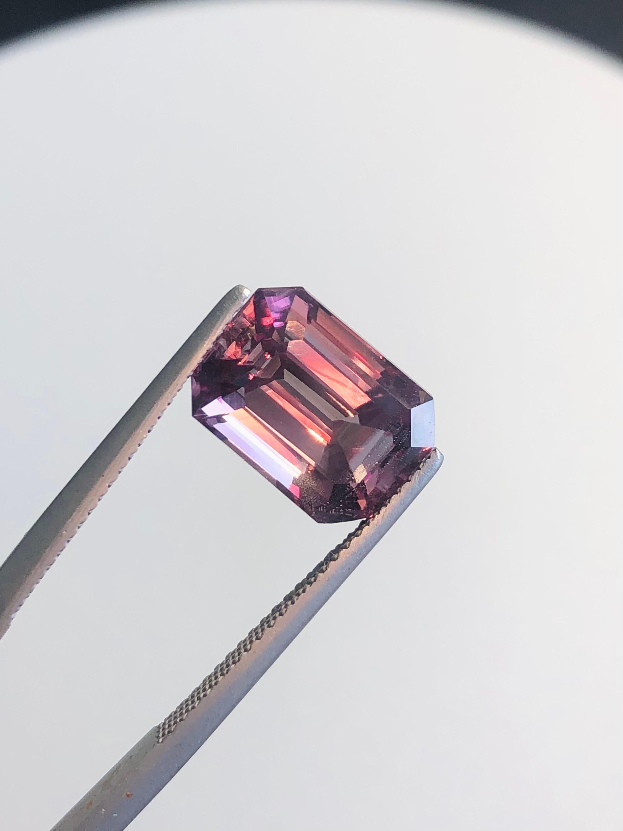 6.91 Ct Natürliche Diaspore Rosa Farbwechsel zu Rot Perfektes Schneiden Türkei (Achteckschliff) im Angebot
