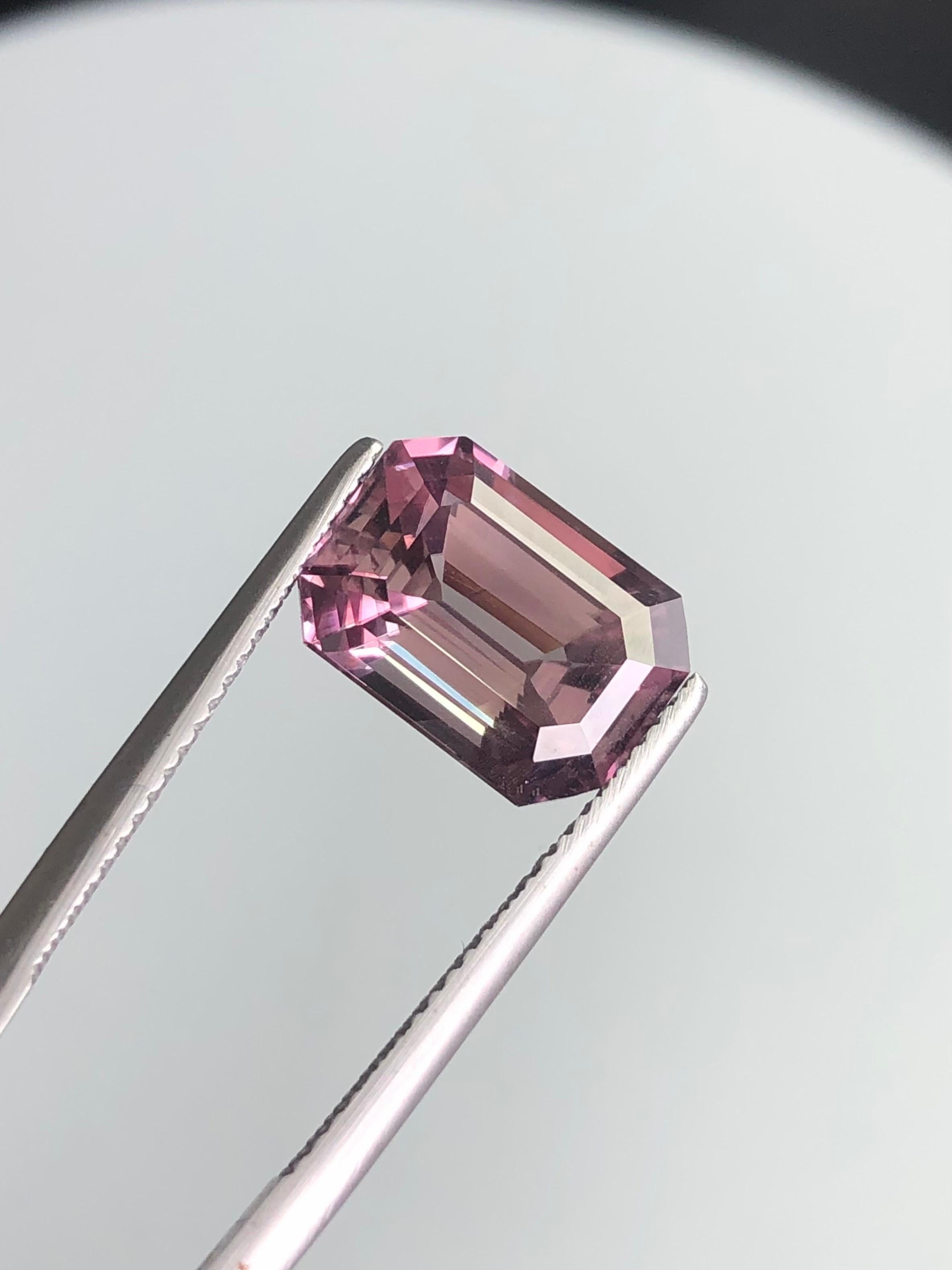 6.91 Ct Natürliche Diaspore Rosa Farbwechsel zu Rot Perfektes Schneiden Türkei im Angebot 1