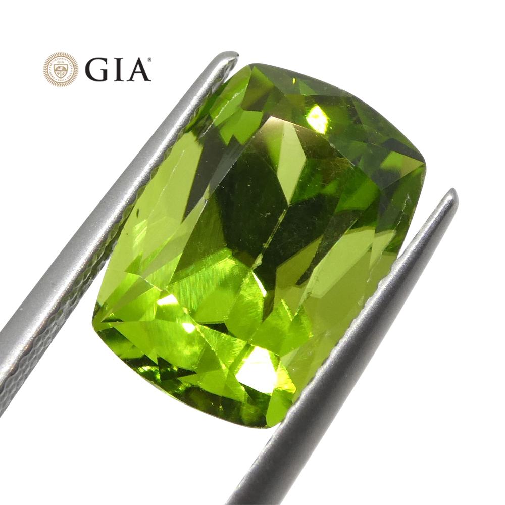 6,92 Karat Kissen Gelbgrüner Peridot GIA zertifiziert im Zustand „Neu“ in Toronto, Ontario