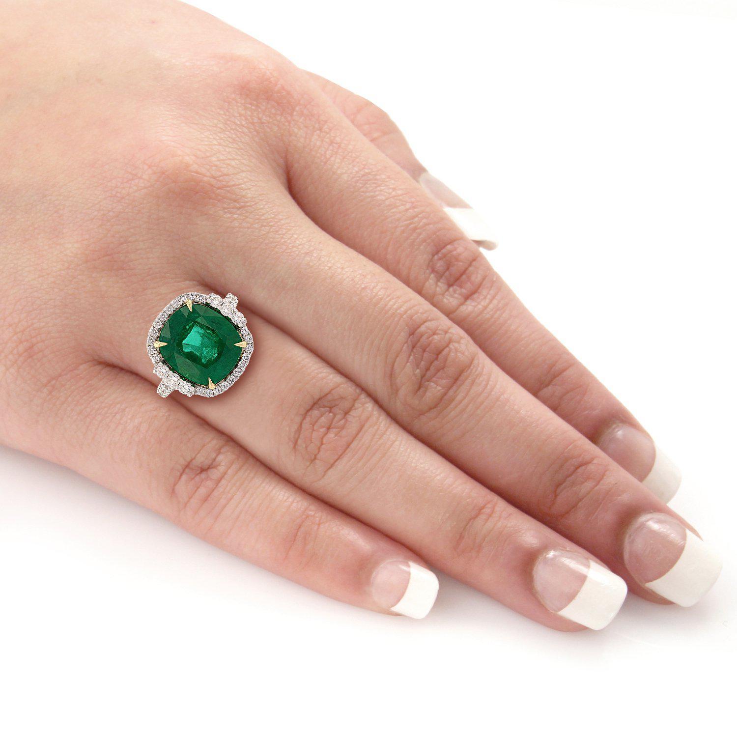 6.93 Carat Emerald Diamond Fashion Ring In New Condition For Sale In Encino, CA