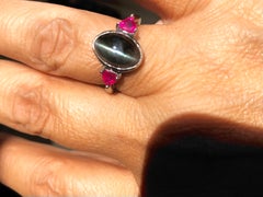 6,93 Ct. Anello di fidanzamento in platino con alessandrite a occhio di gatto e rubino