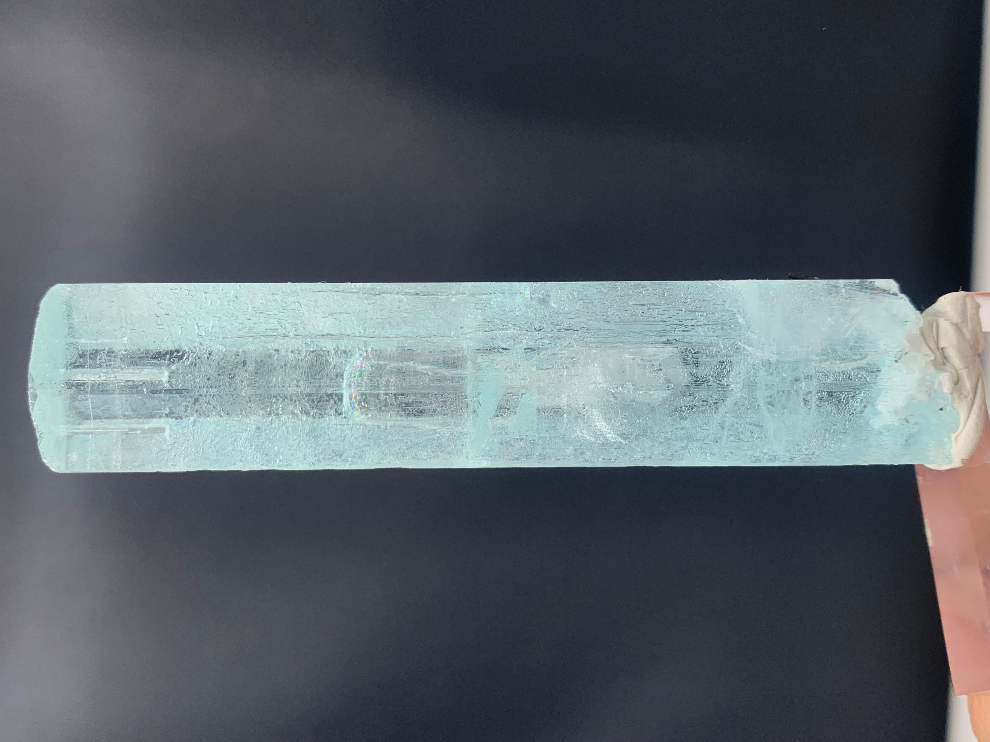 Magnifique cristal d'aigue-marine de 69,32 grammes provenant de la vallée de Nagar Gilgit, Pakistan en vente 2