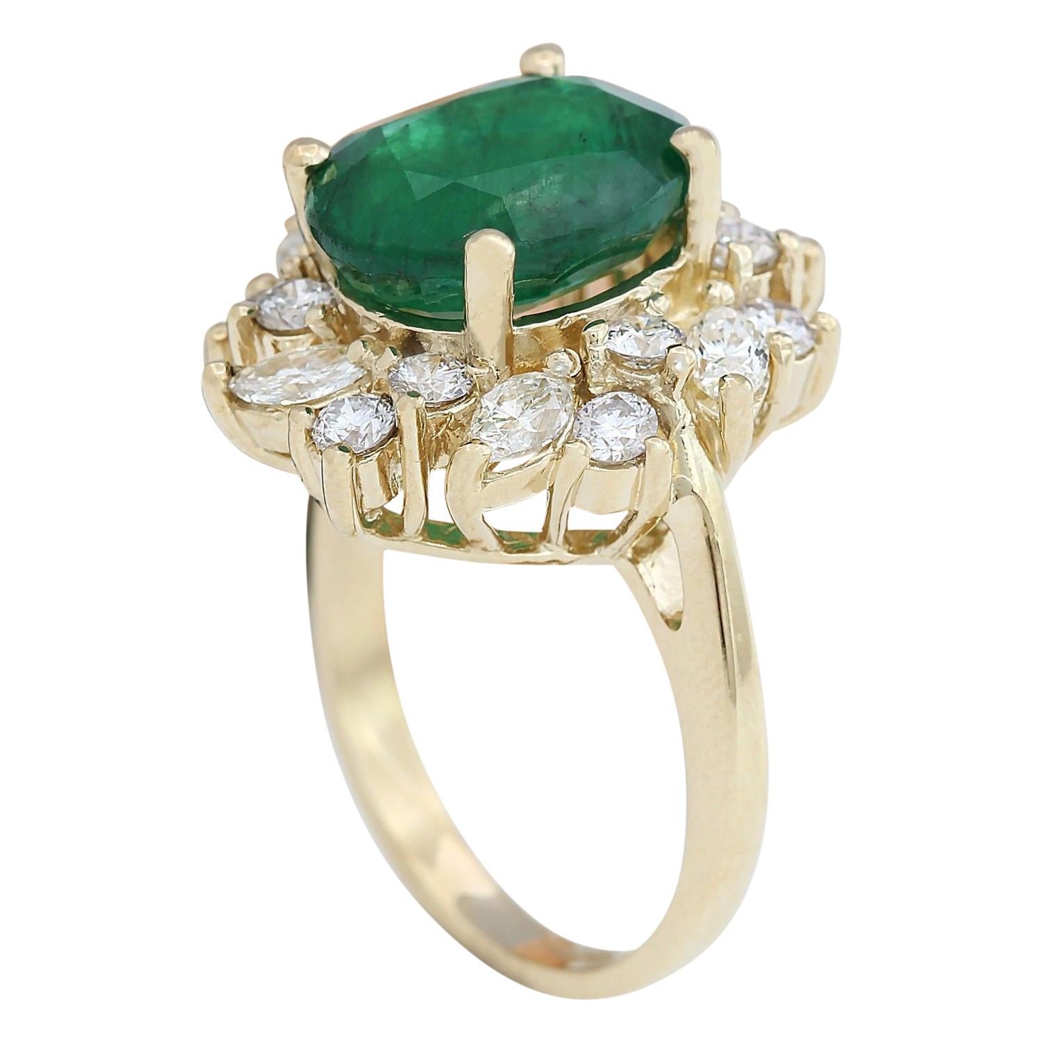 Dazzling Natural Emerald Diamond Ring In 14 Karat Solid Yellow Gold  In New Condition For Sale In Los Angeles, CA