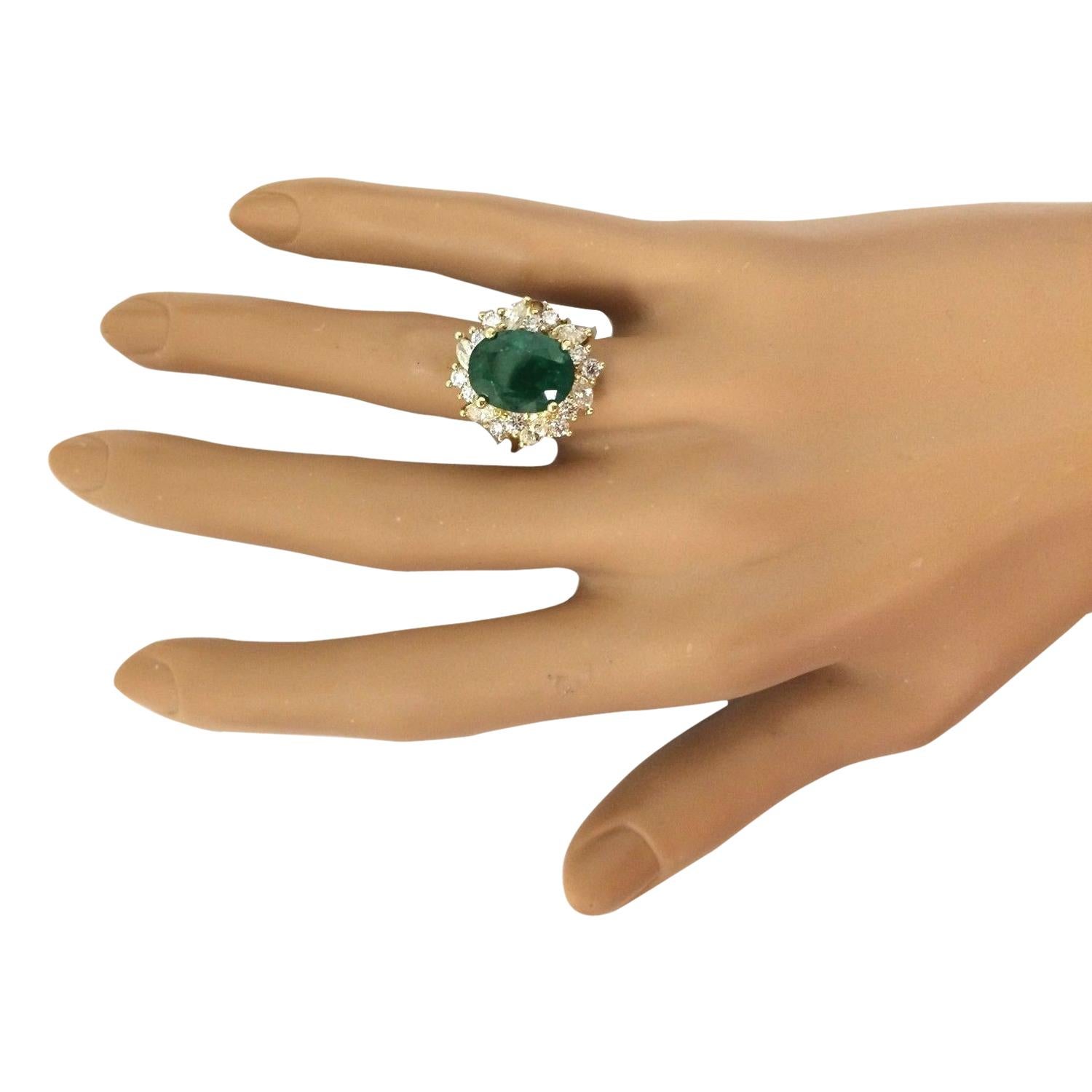 Women's Dazzling Natural Emerald Diamond Ring In 14 Karat Solid Yellow Gold  For Sale