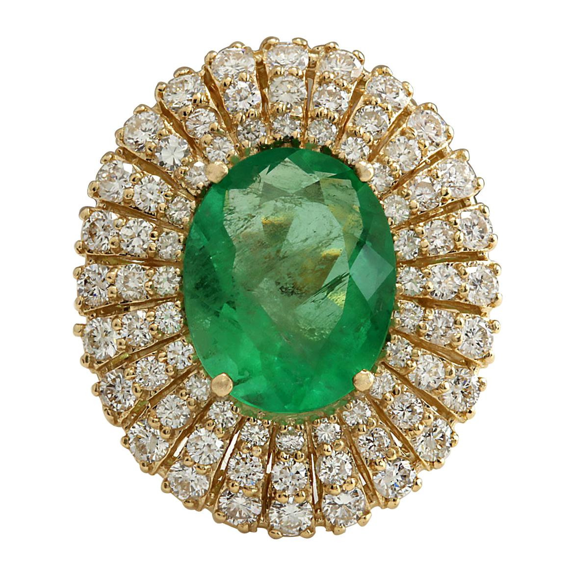 Exquisite Emerald Diamond Ring In 14 Karat Yellow Gold  For Sale