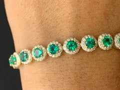 Bracciale tennis con smeraldo e diamante aureolato da 6,94 carati in oro giallo 14k
