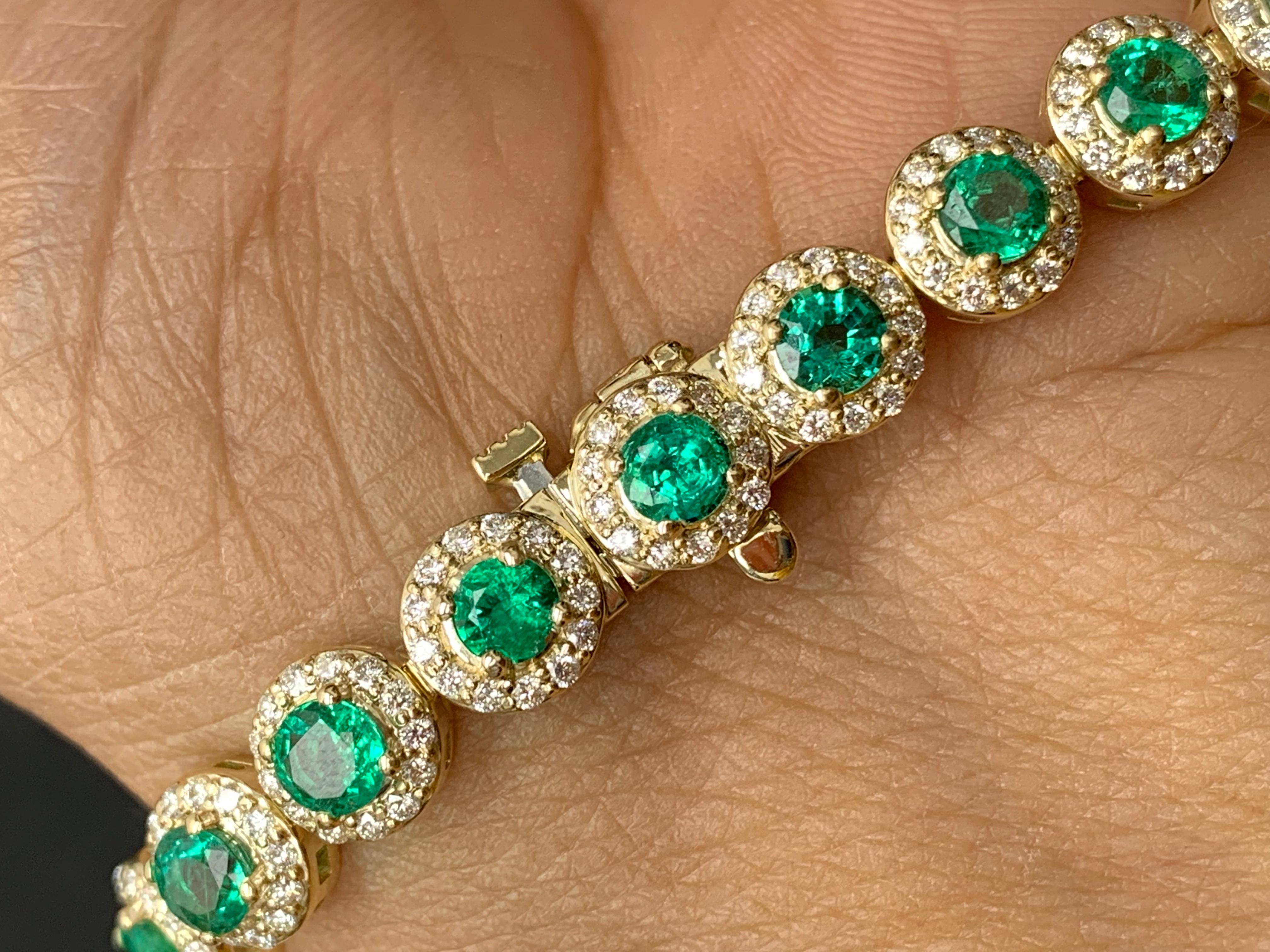 6.94 Carat Emerald and Diamond Halo Tennis Bracelet in 14k Yellow Gold In New Condition For Sale In NEW YORK, NY