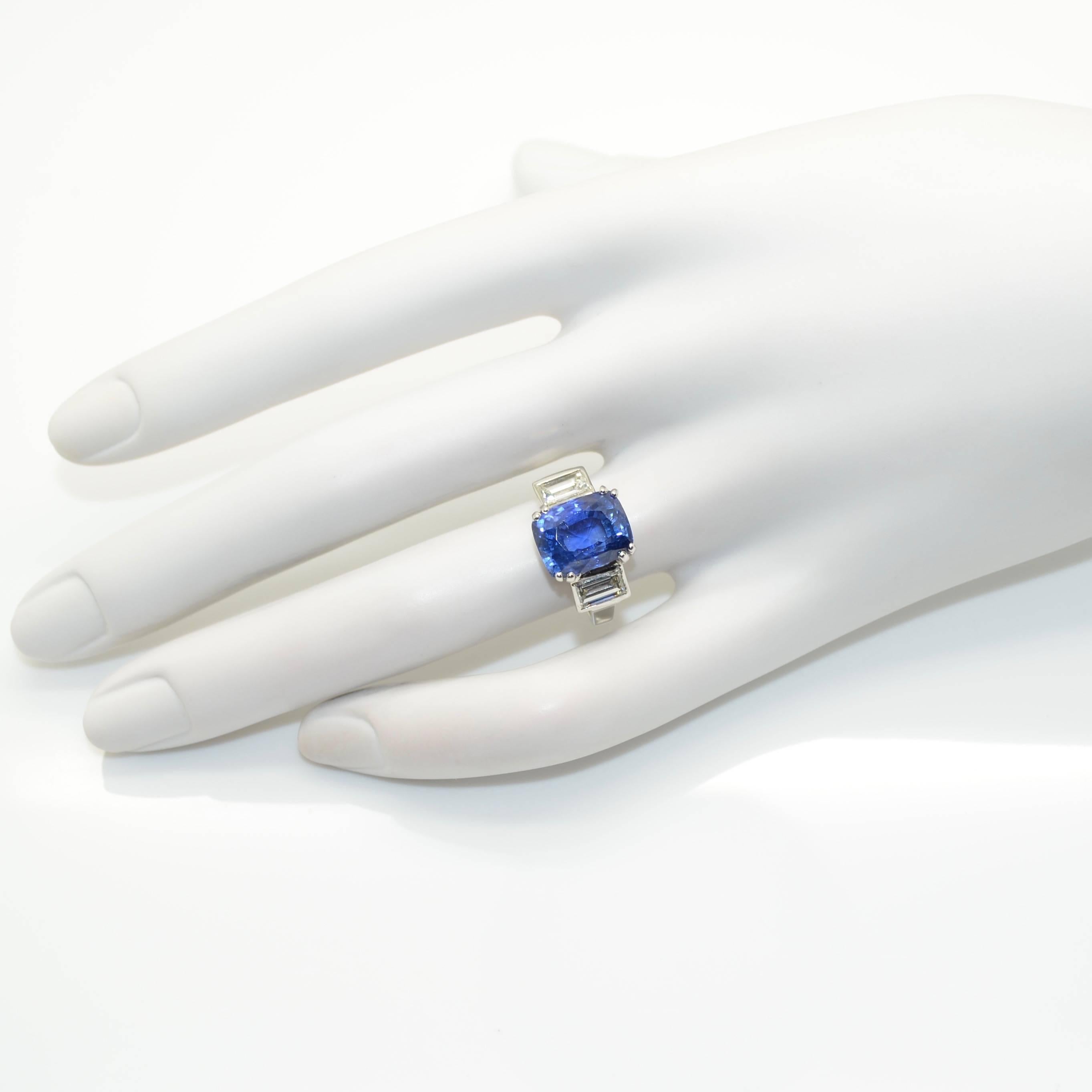 6.94 Carat Natural Burmese Sapphire and Diamond Platinum Ring In Excellent Condition For Sale In Paris, FR