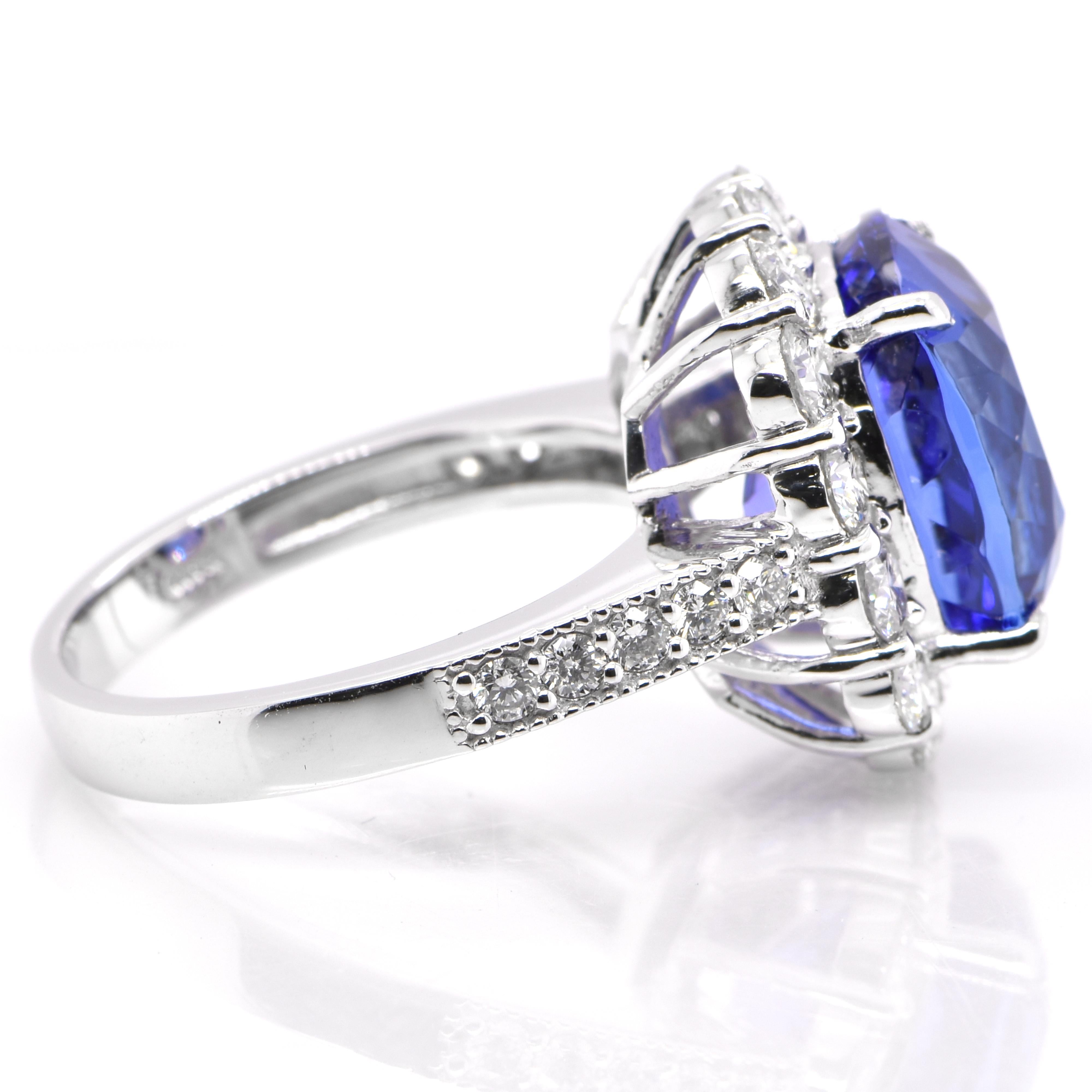 6.94 Carat Natural Cushion AAA+ Tanzanite and Diamond Ring Set in Platinum In New Condition For Sale In Tokyo, JP