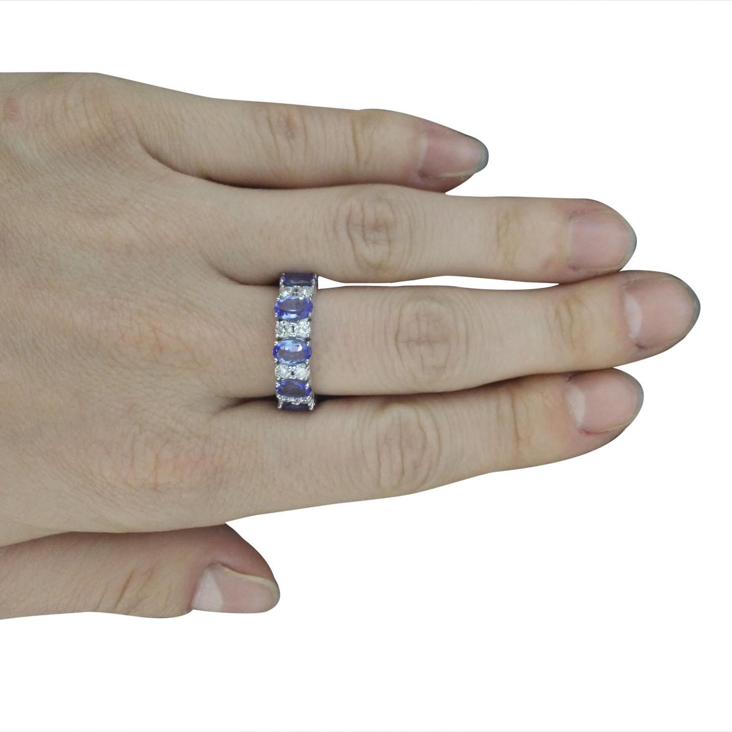 Women's 6.94 Carat Natural Tanzanite 14 Karat Solid White Gold Diamond Ring For Sale