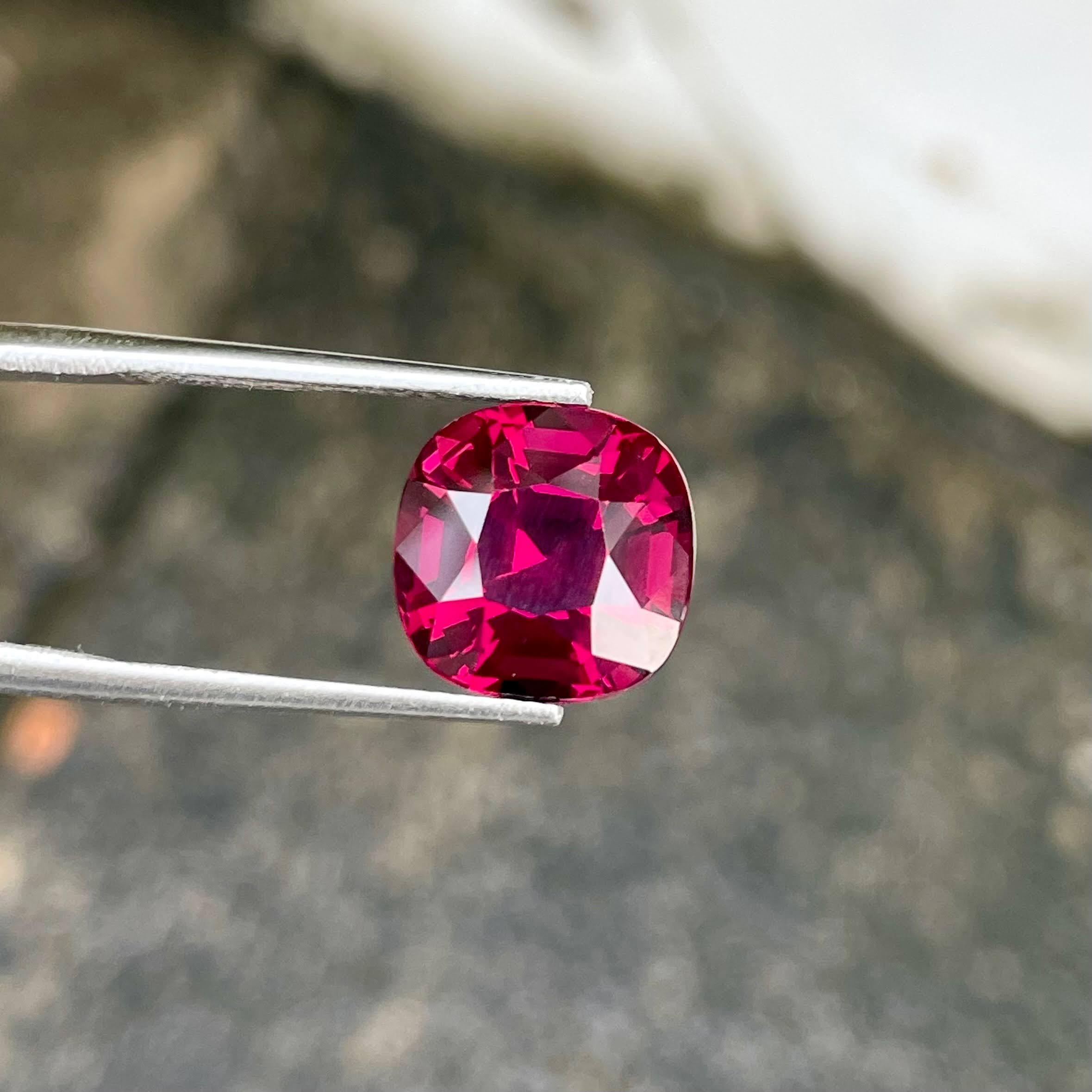 Women's or Men's 6.94 carats Fire Reddish Pink Garnet Cushion Cut Natural Tanzanian Gemstone For Sale