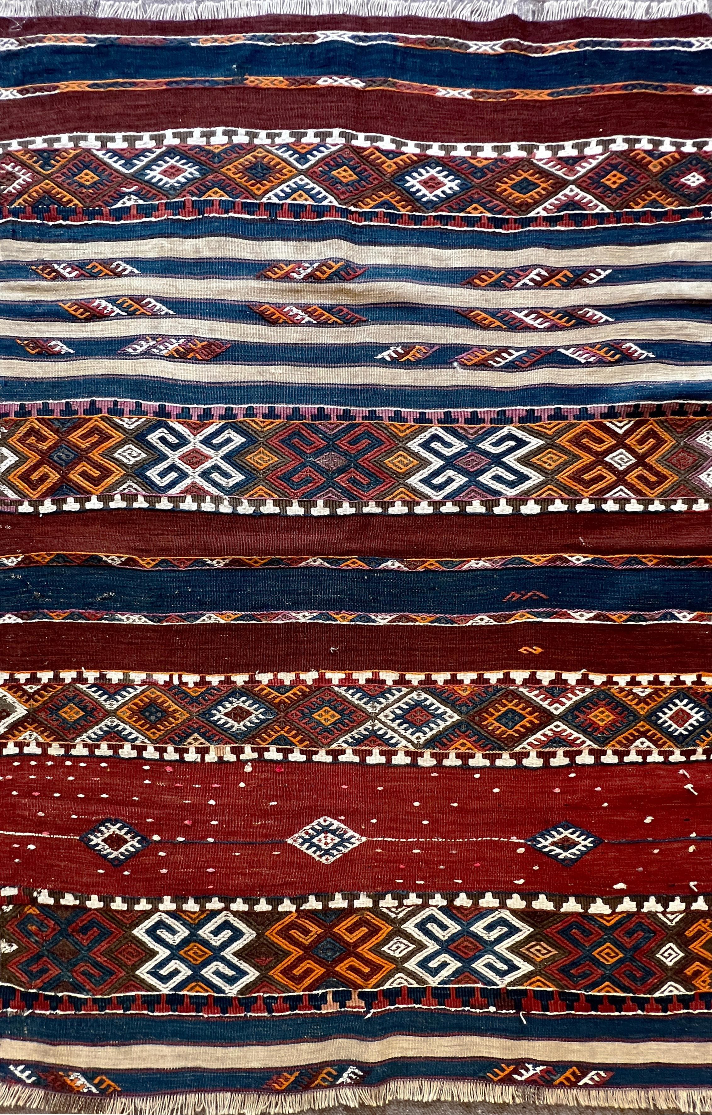 694 - Exceptionnel Soumak de style Kilim en laine de Turquie, 19ème siècle en vente