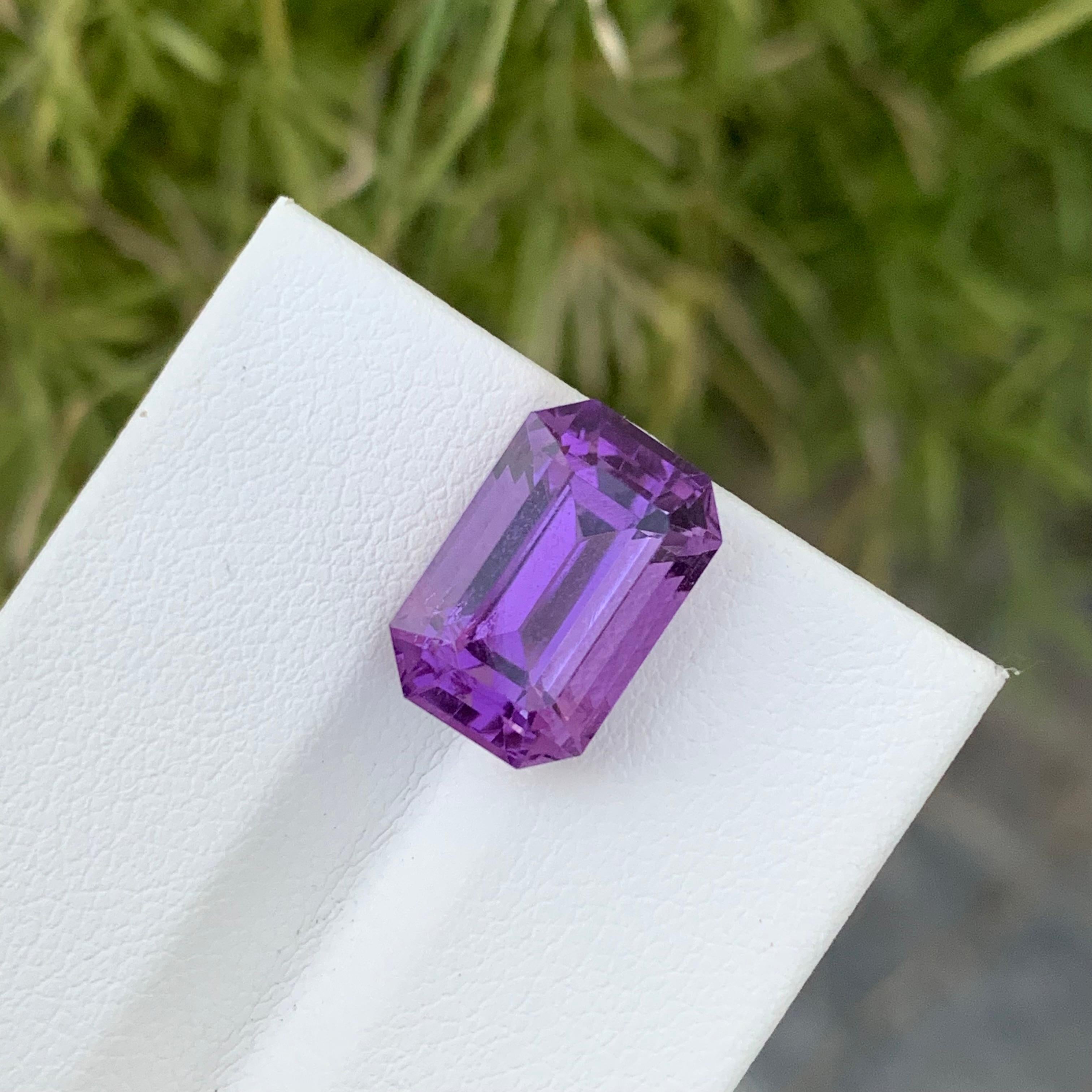 Gema suelta de amatista natural de 6.95 quilates en forma de esmeralda para joyería Corte esmeralda en venta