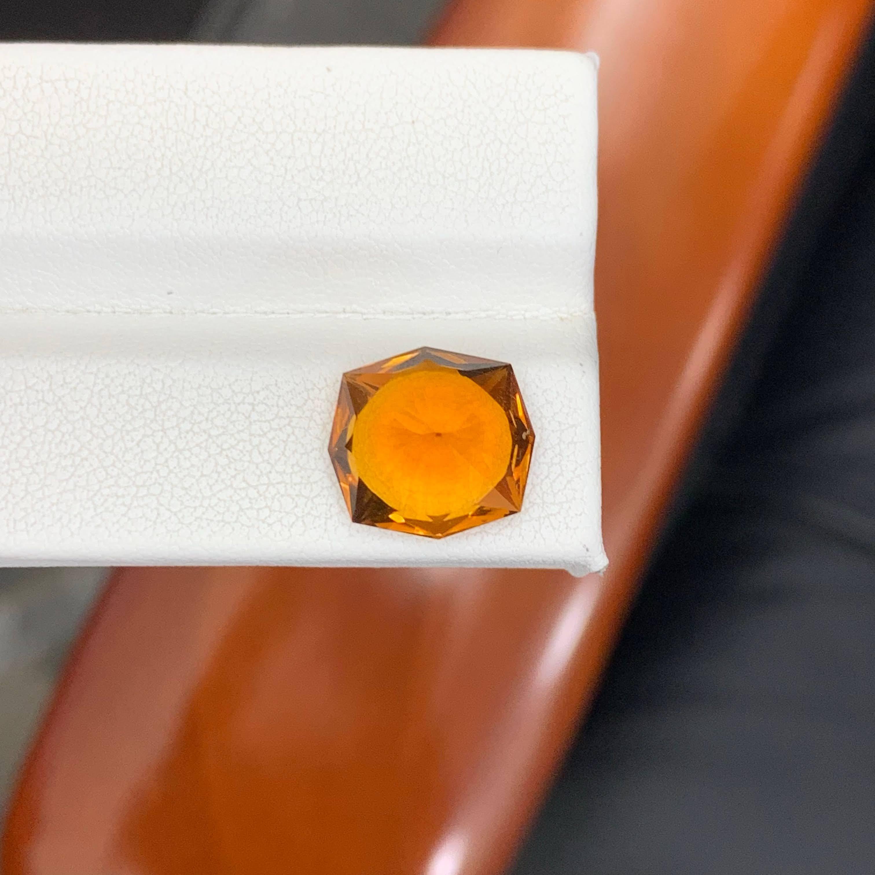 Taglio cuscino antico 6.95 Carat Natural Loose Madeira Citrine Stone Cushion Cut Brazilian Gemstone in vendita