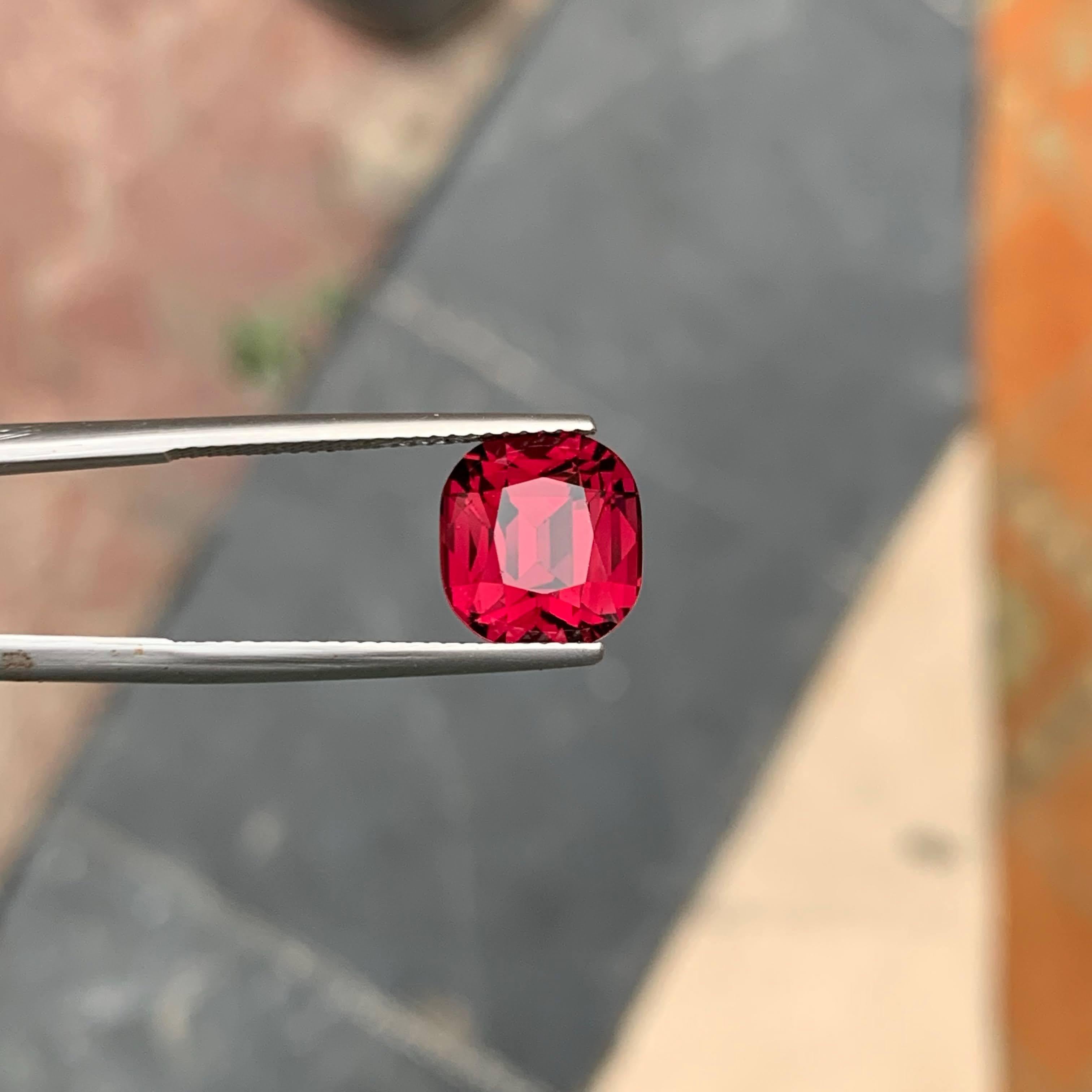 6,95 Karat natürlicher loser rötlich-rosa Granat Cushion Precision Cut tansanischer Edelstein im Angebot 3