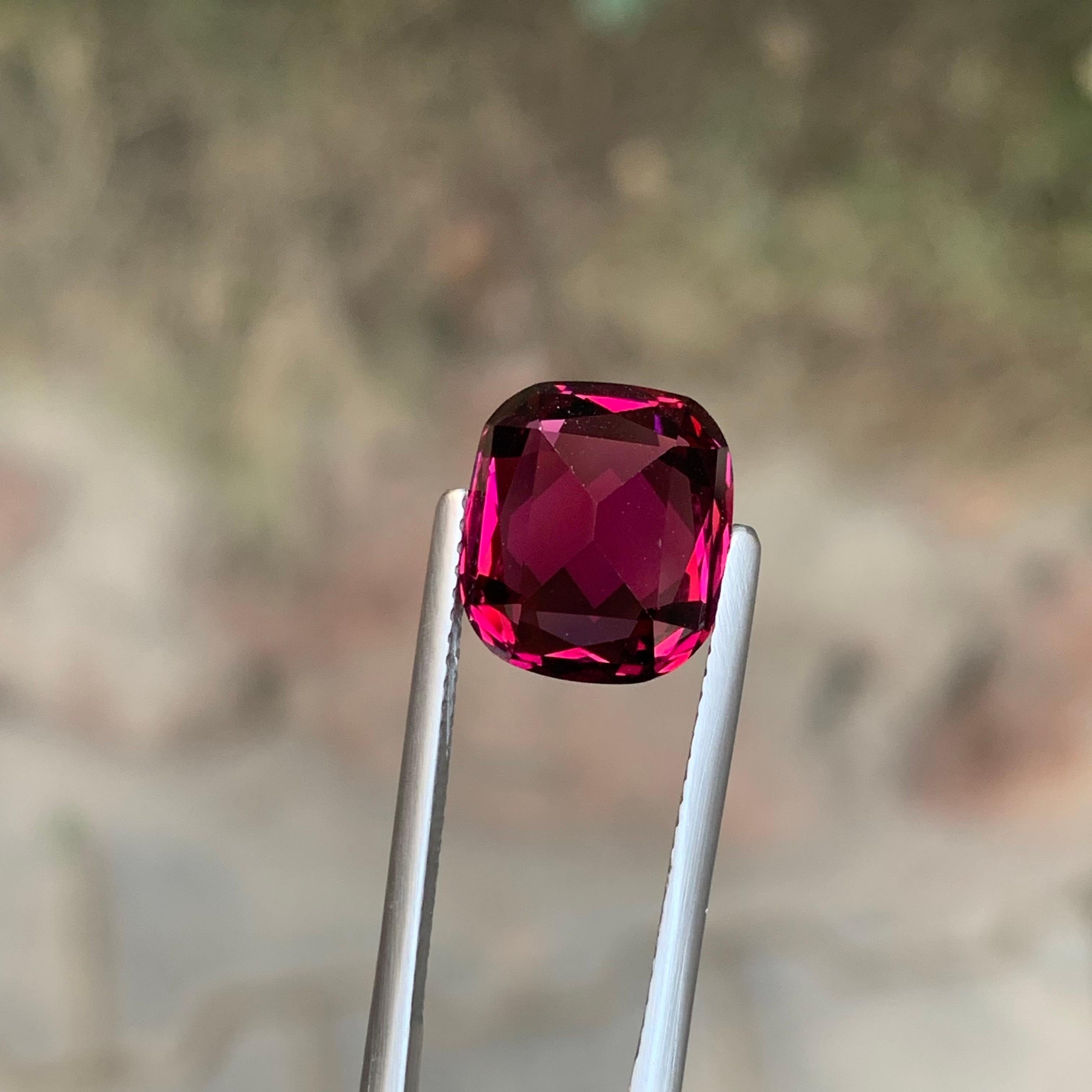 6.95 Carat Natural Loose Rhodolite Garnet Cushion Cut Gemstone From Tanzania (grenat de rhodolite en vrac, taille coussin) Neuf - En vente à Peshawar, PK
