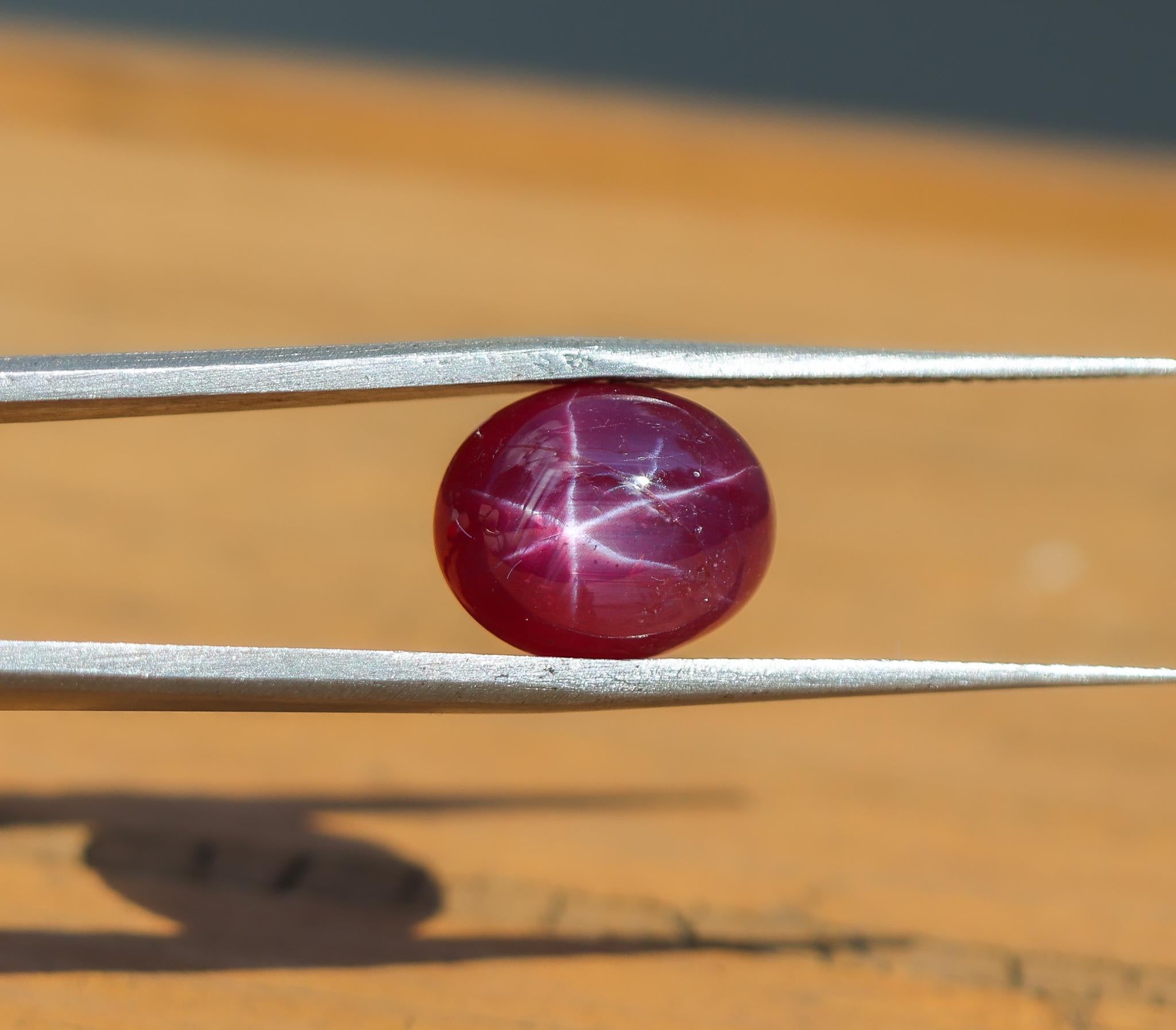 6,95 Karat Star Ruby Loser Edelstein Oval 11,5 x 9,4 mm (Art déco) im Angebot