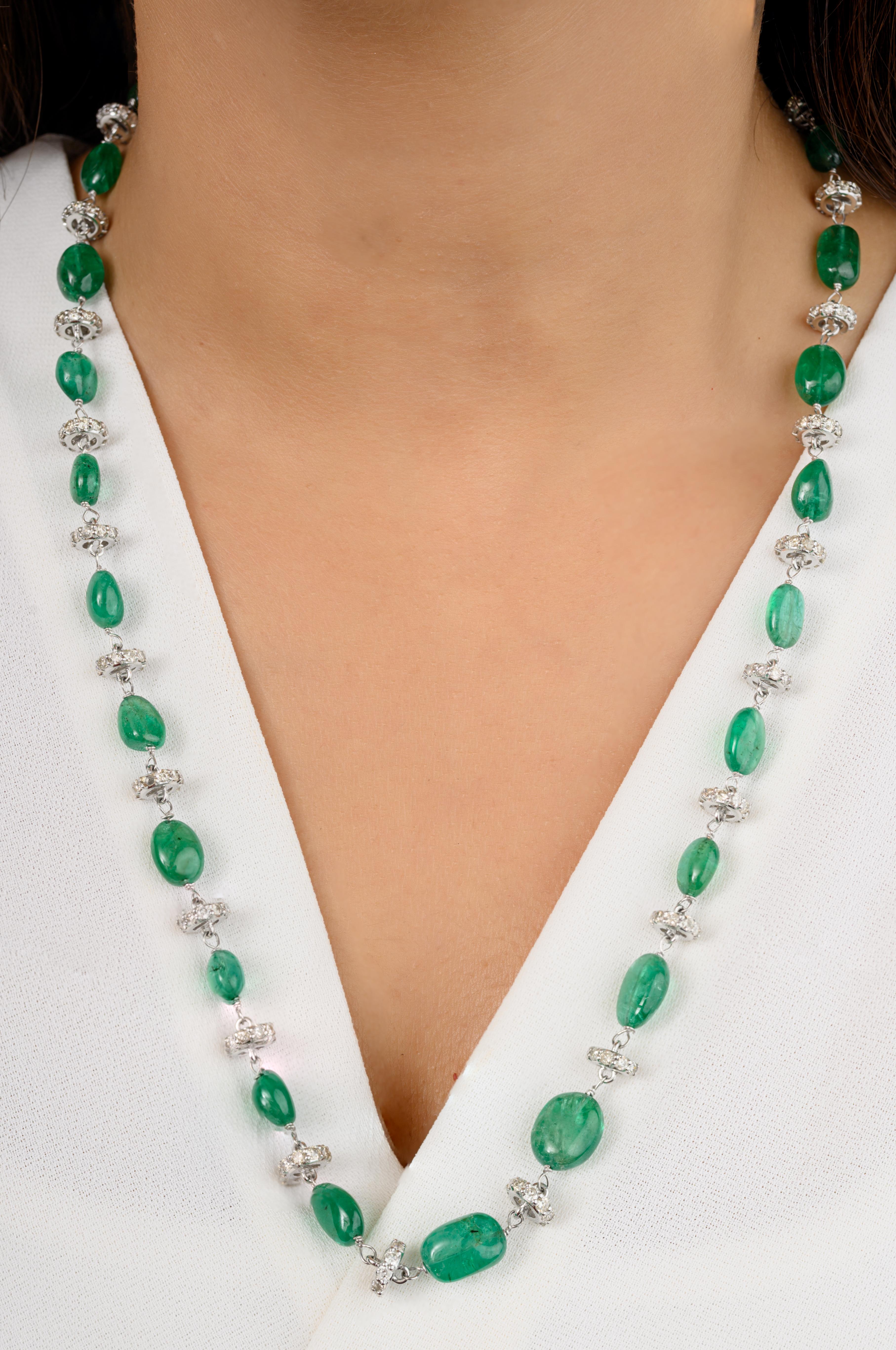 Donna 69,55 CTW Tumble Emerald Collana di perline con diamanti in oro bianco massiccio 18k in vendita