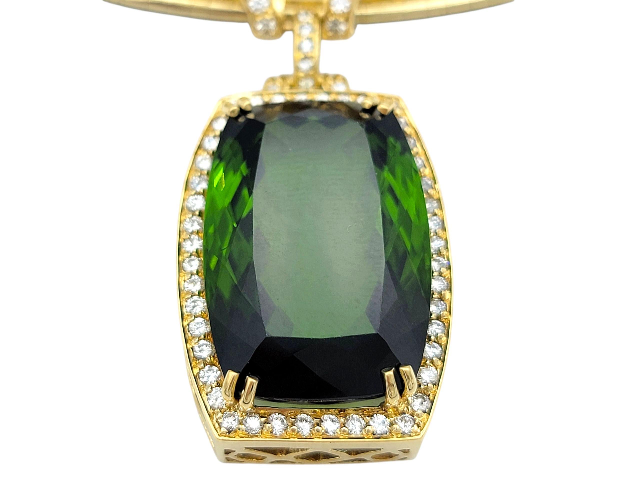Collar de gota de turmalina verde alargada de 69,59 quilates con diamantes Oro de 14 quilates Corte cojín en venta