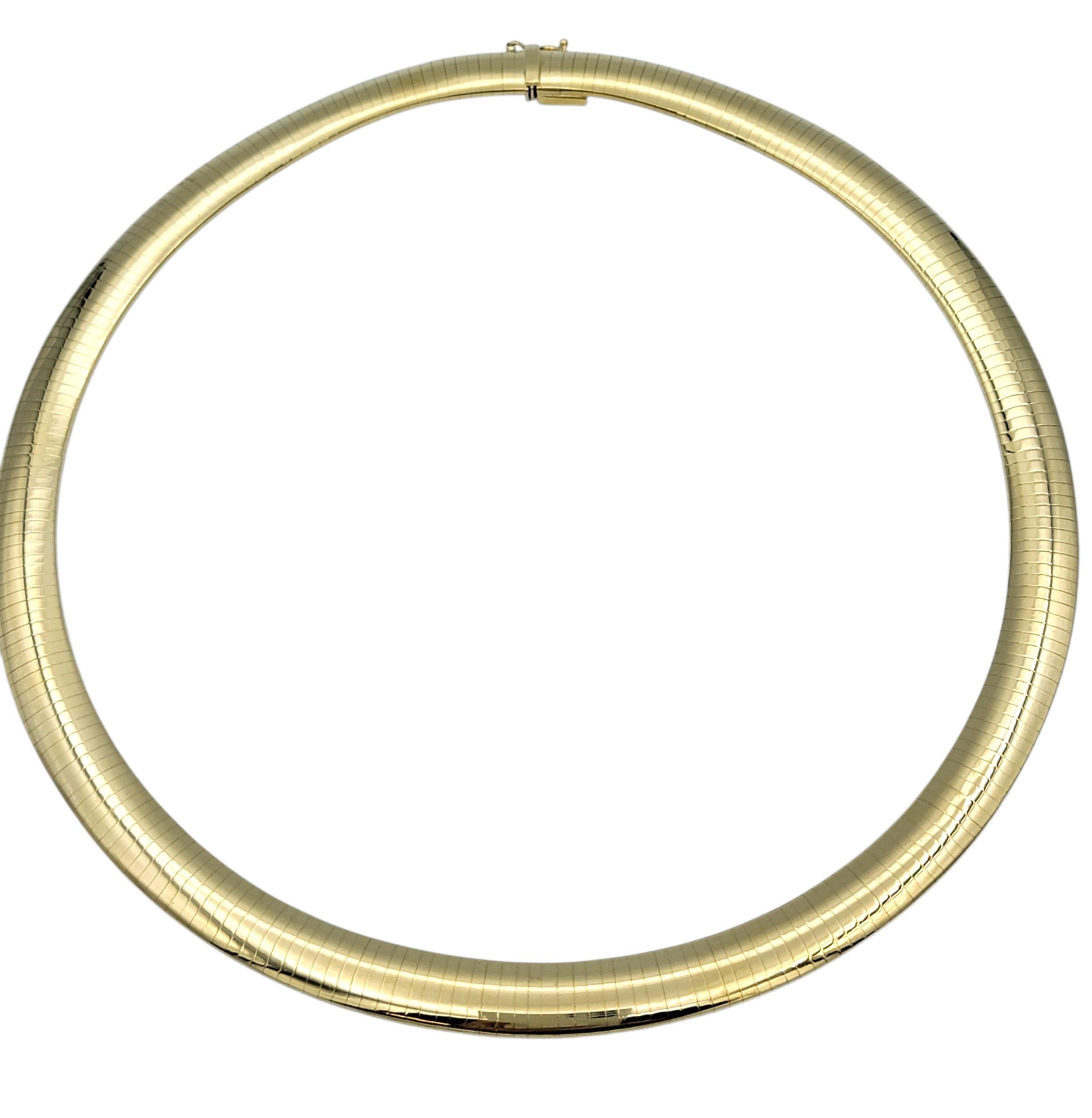 De las mujeres Collar de gota de turmalina verde alargada de 69,59 quilates con diamantes Oro de 14 quilates en venta