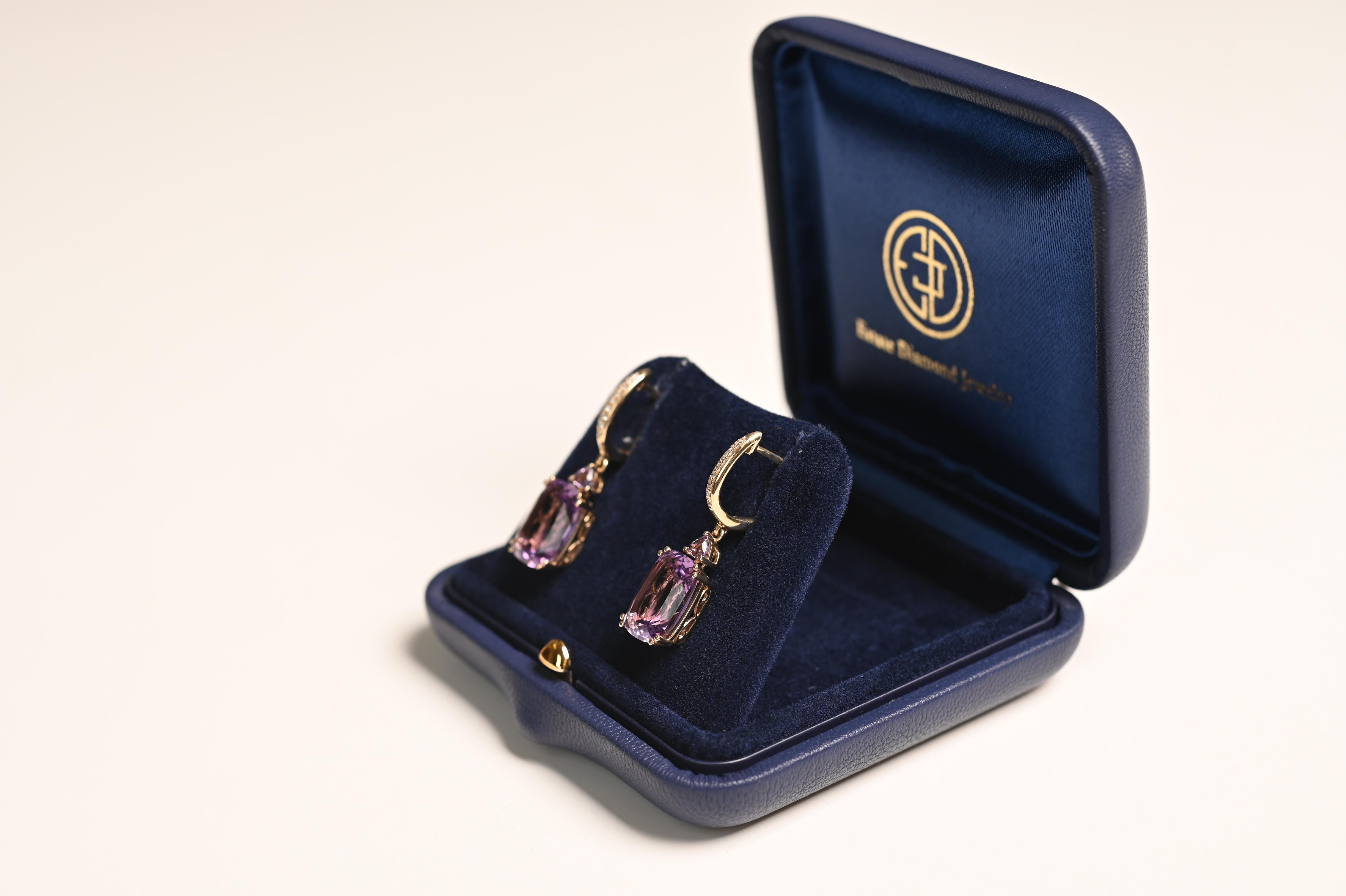 Art déco Boucles d'oreilles en or jaune 14 carats avec améthyste taille coussin (environ 6,90 carats) en vente