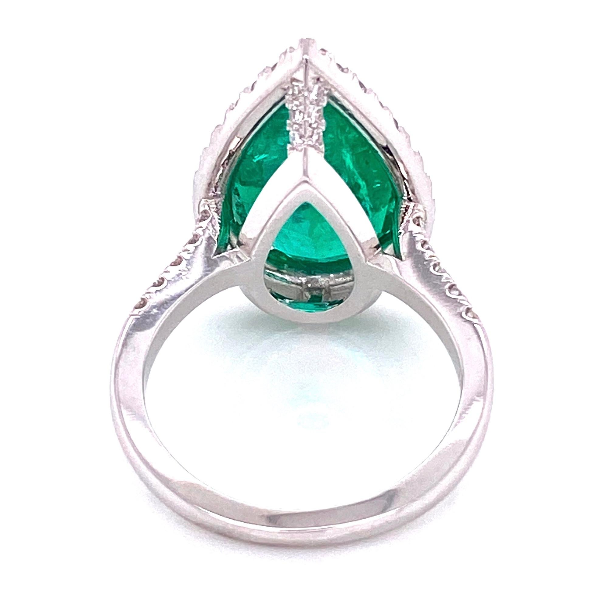 6.96 Carat Pear Shaped Emerald and Diamond Ring Estate Fine Jewelry For Sale 1