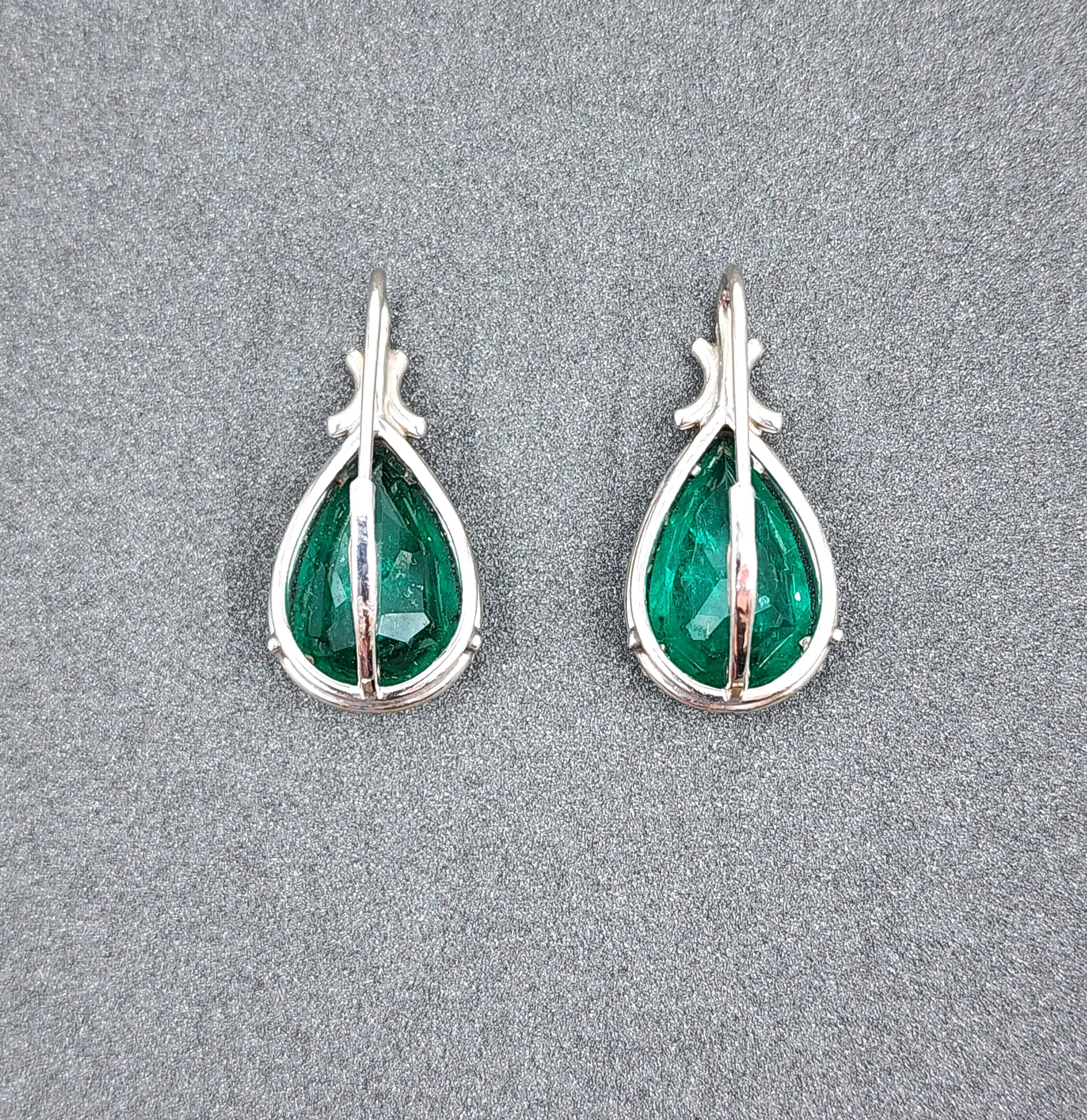 6.96 ct Natural Pear Shape Emerald Earrings In New Condition For Sale In Chicago, IL
