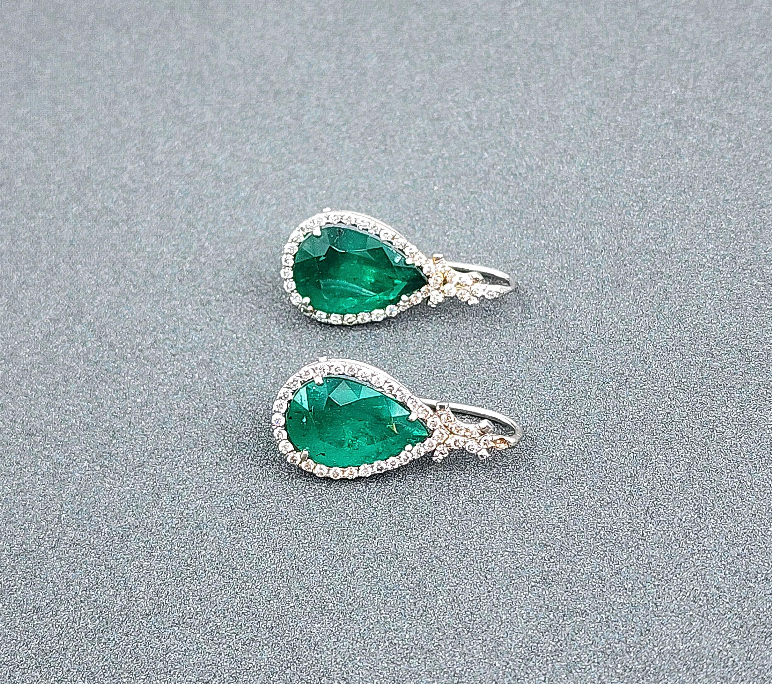 6.96 ct Natural Pear Shape Emerald Earrings For Sale 1