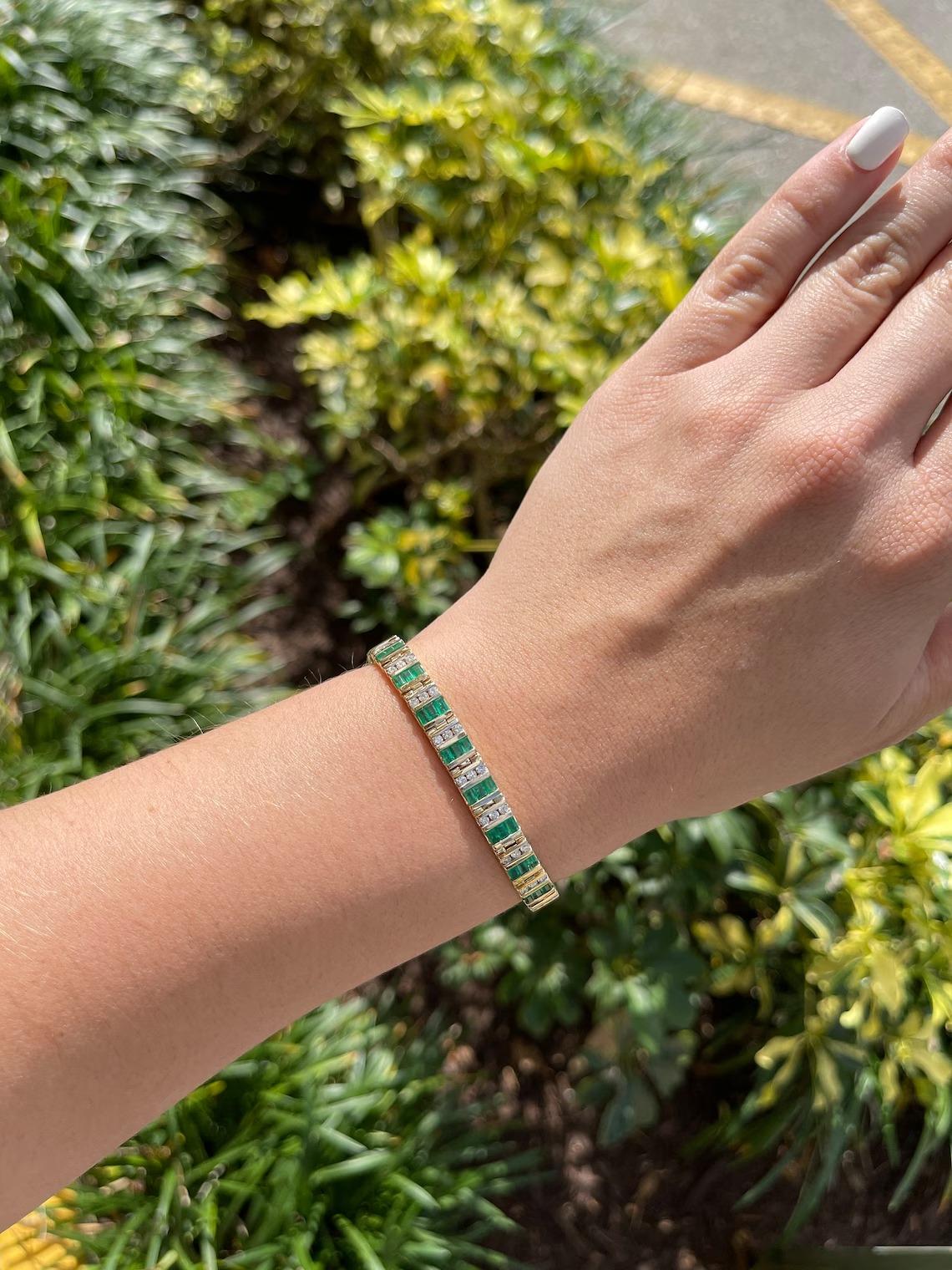 6.96tcw 14K Natural Vivid Green Emerald Cut Smaragd & Diamant-Akzent-Armband für Damen oder Herren im Angebot