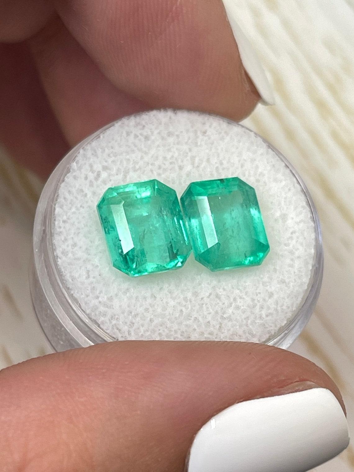 6.96tcw Matching Green Colombian Emeralds 9.5x8mm Emerald Cut Genuine Pair In New Condition For Sale In Jupiter, FL