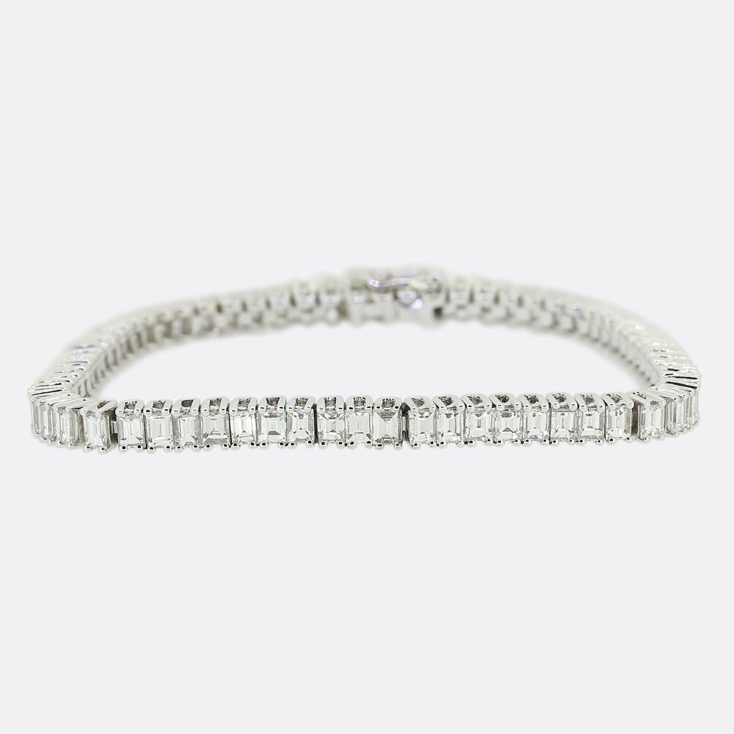 Bracelet de diamants taille baguette de 6,97 carats en vente