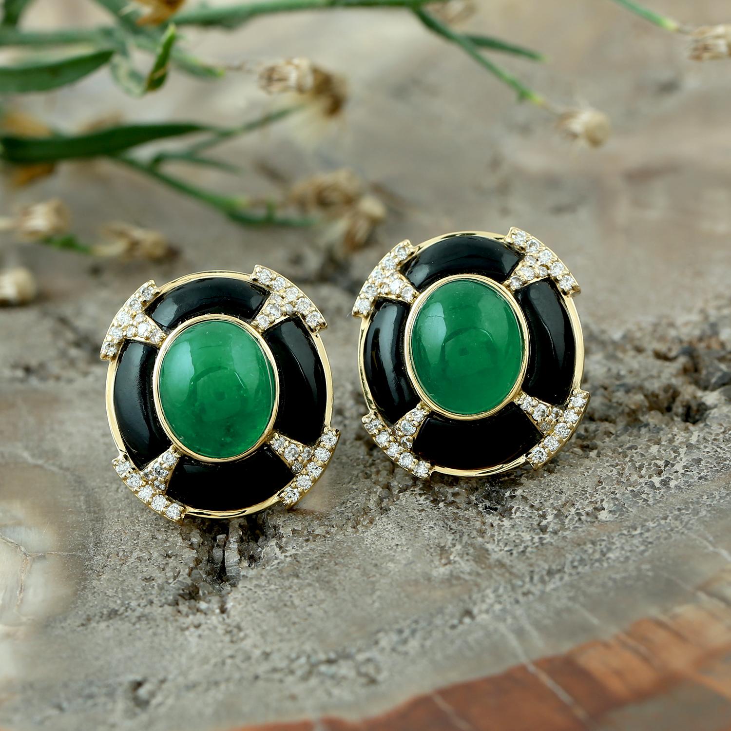Modern 6.97 Carat Emerald Diamond 14 Karat Gold Art Deco Style Stud Earrings For Sale