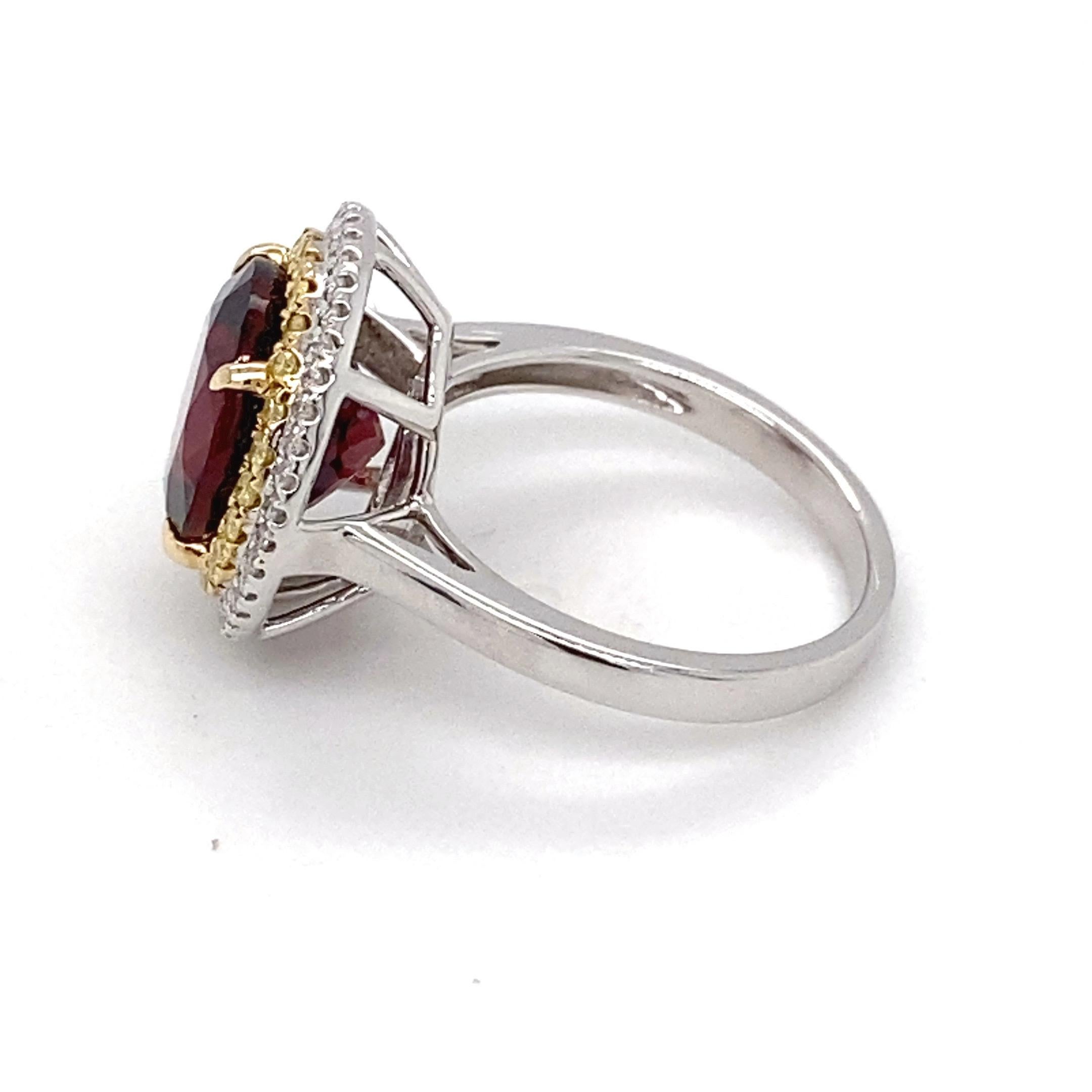 6,97 Karat Granat Diamant Halo Ring  im Angebot 5