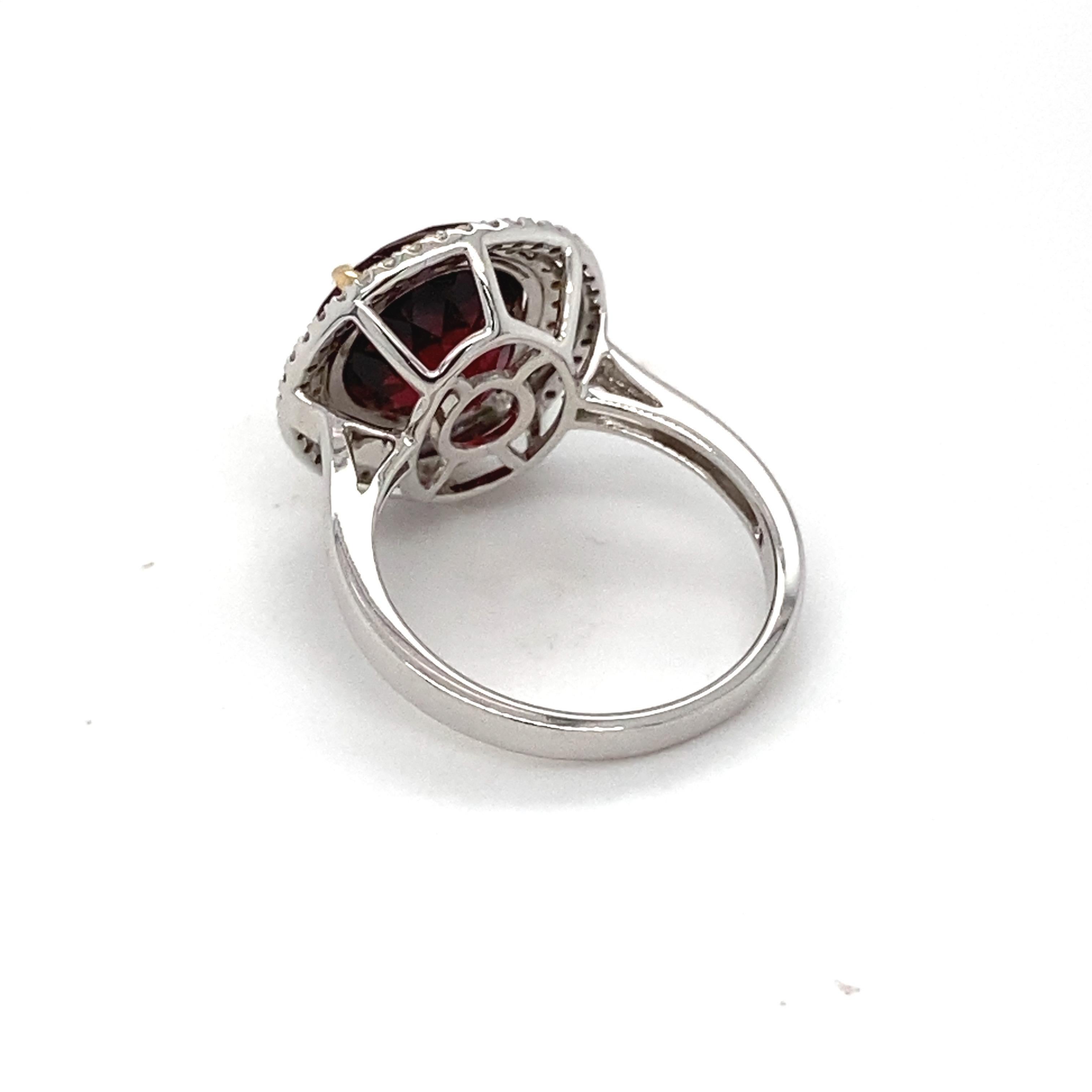 6,97 Karat Granat Diamant Halo Ring  im Angebot 11
