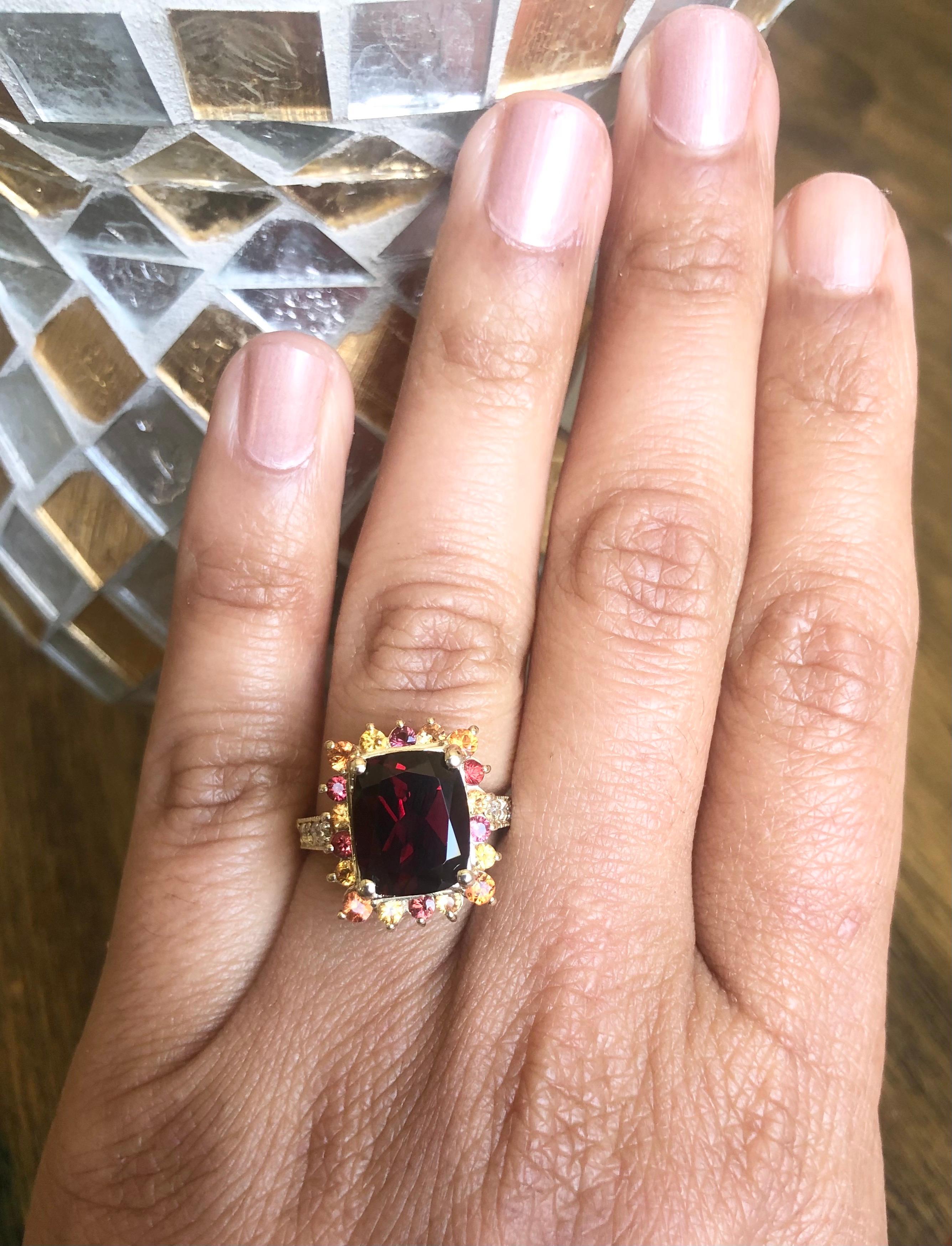 Oval Cut 6.97 Carat Garnet Sapphire Diamond Yellow Gold Cocktail Ring For Sale