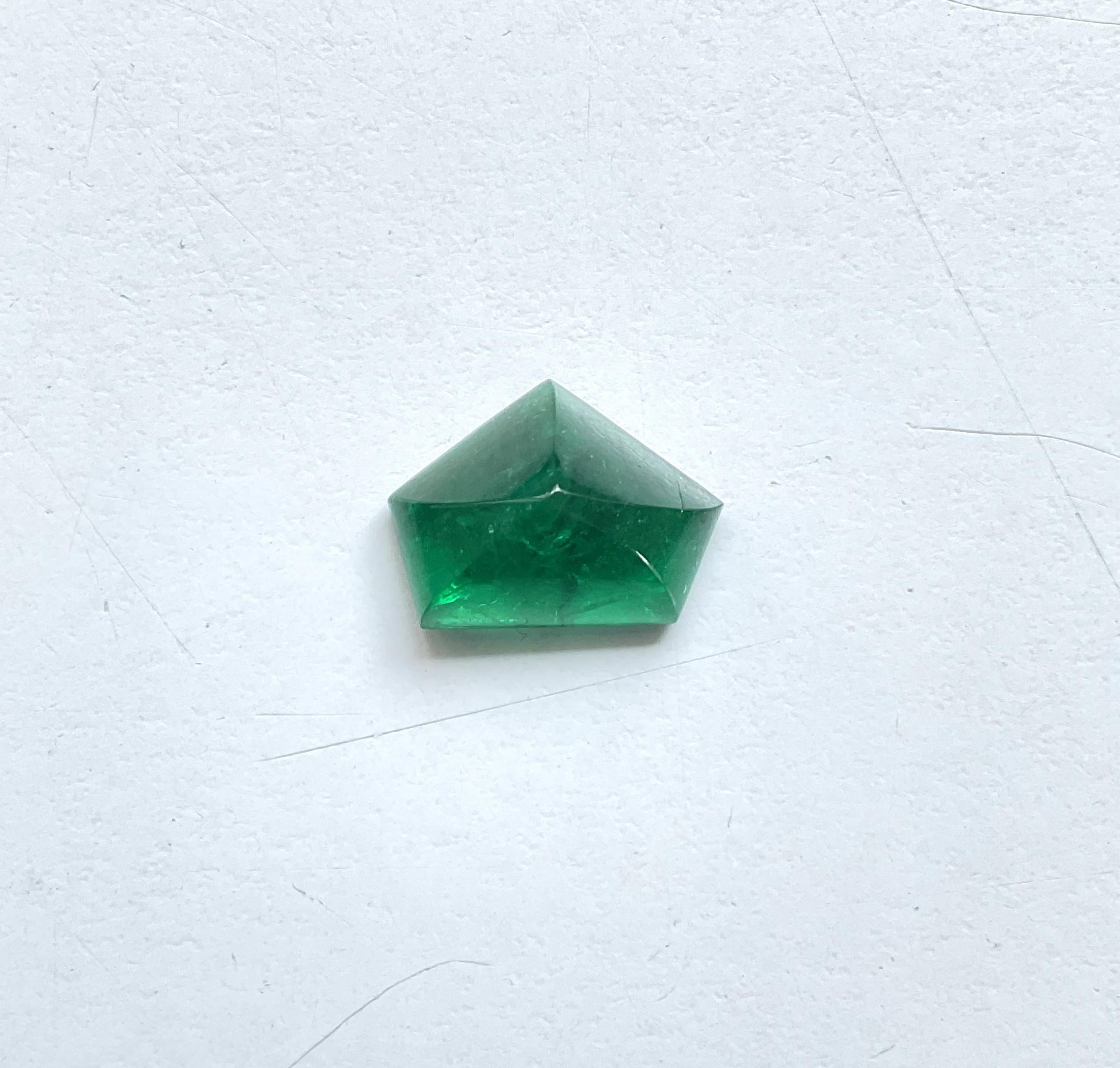 6.97 carats zambian emerald pentagon cut stone for fine jewelry natural gemstone For Sale 1