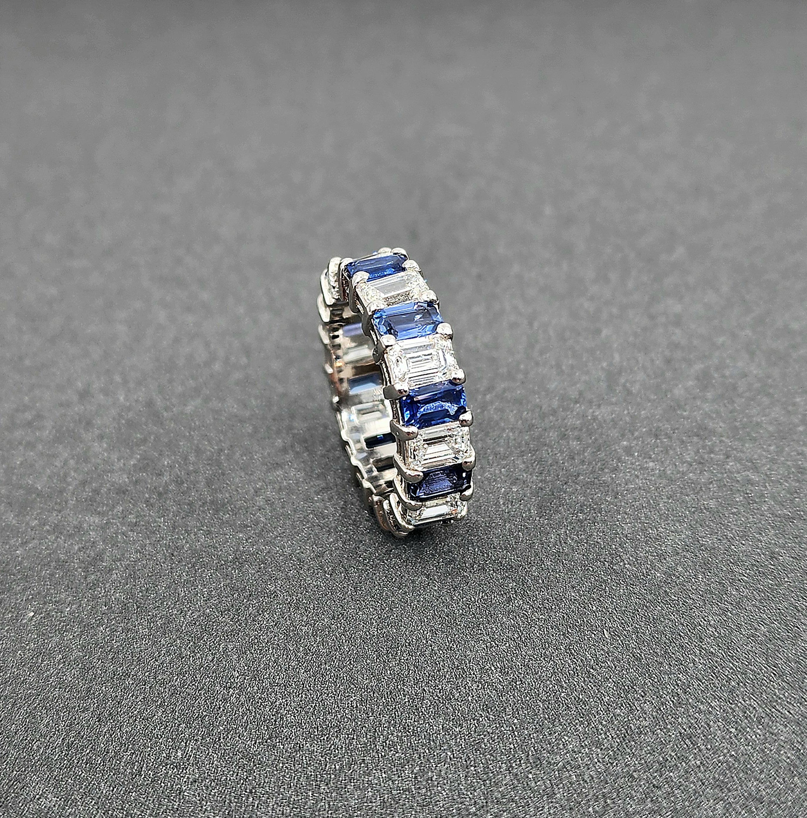 Women's or Men's 6.97 Ct Emerald Cut Natural Ceylon Sapphire & Diamond Band For Sale