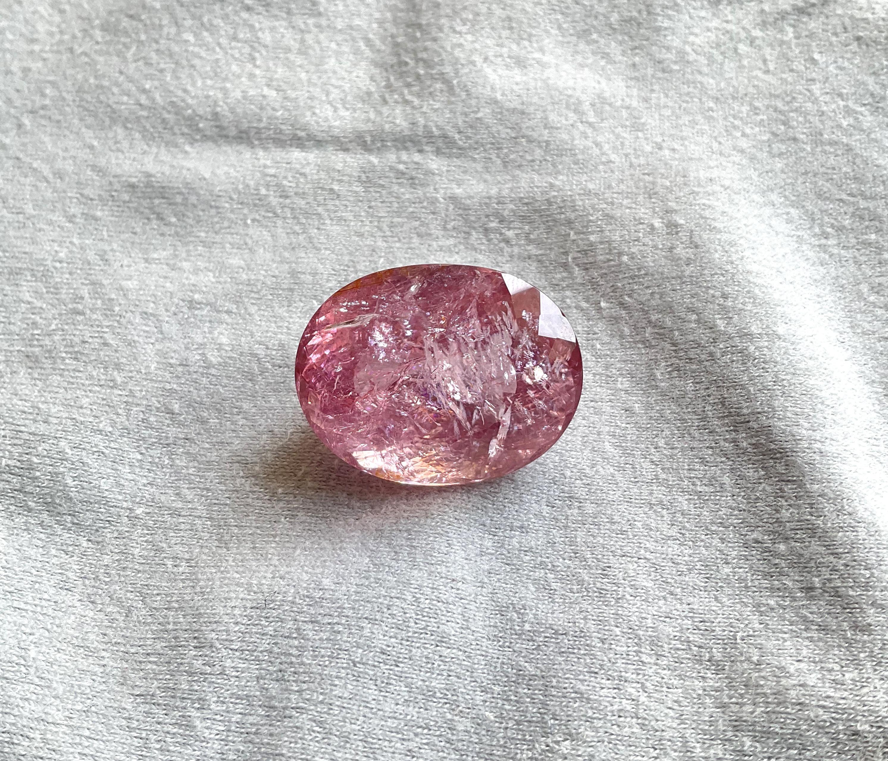 69.74 Carats Burmese Tourmaline Oval Cut Stone for Fine Jewelry Natural Gemstone (pierre précieuse naturelle) Unisexe en vente