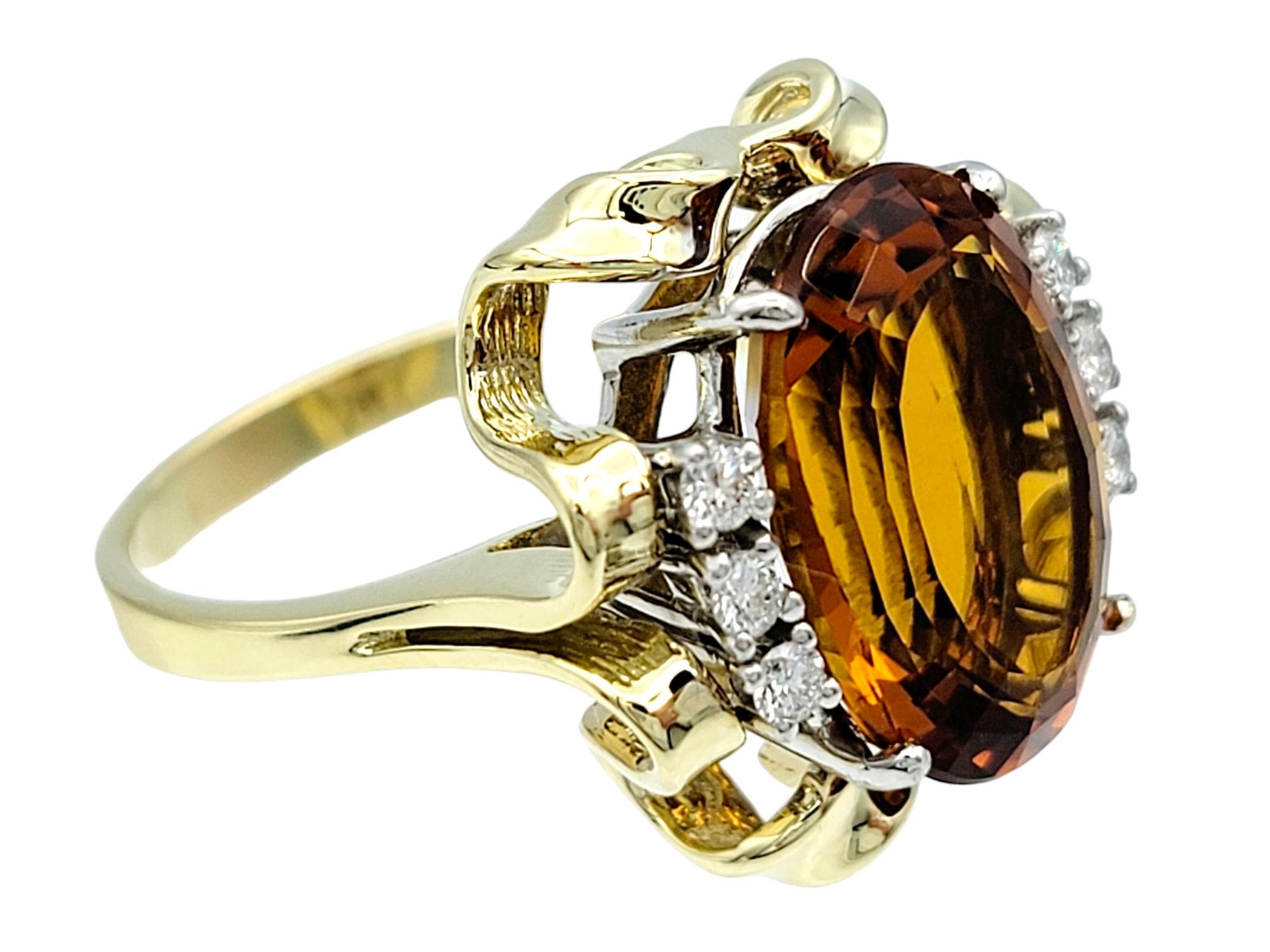 Cocktailring aus 14 Karat Gold mit 6,98 Karat orangefarbenem Citrin im Ovalschliff und Diamant (Zeitgenössisch) im Angebot