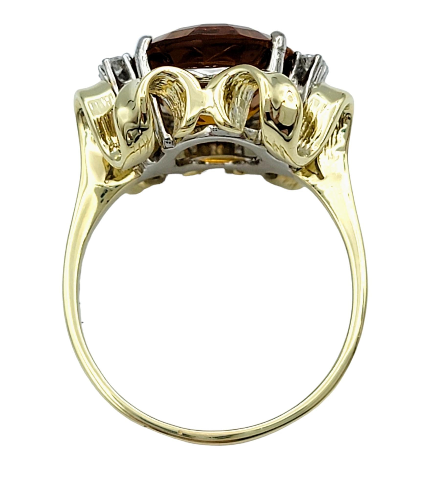 Cocktailring aus 14 Karat Gold mit 6,98 Karat orangefarbenem Citrin im Ovalschliff und Diamant im Angebot 1