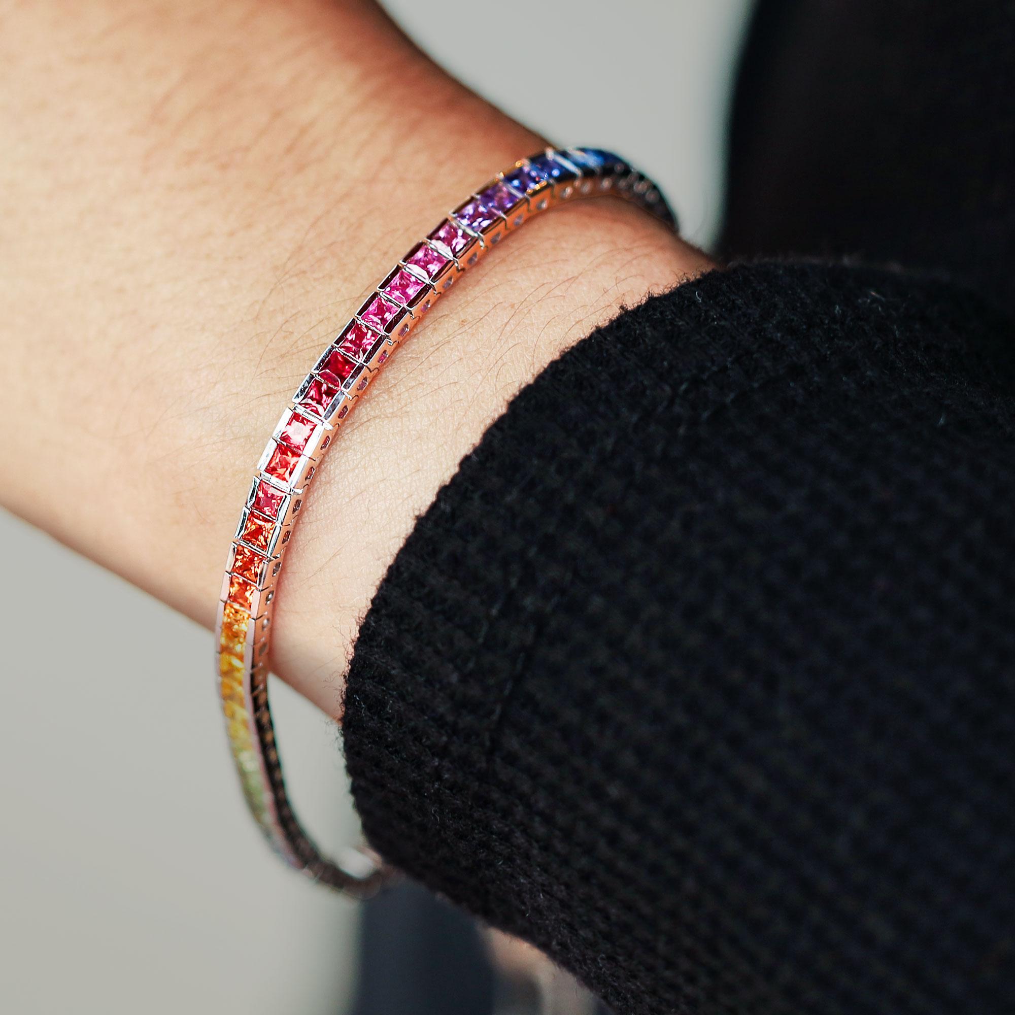 6.98ctw Rainbow Sapphire Princess Cut Tennis Bracelet In New Condition In Santa Barbara, CA