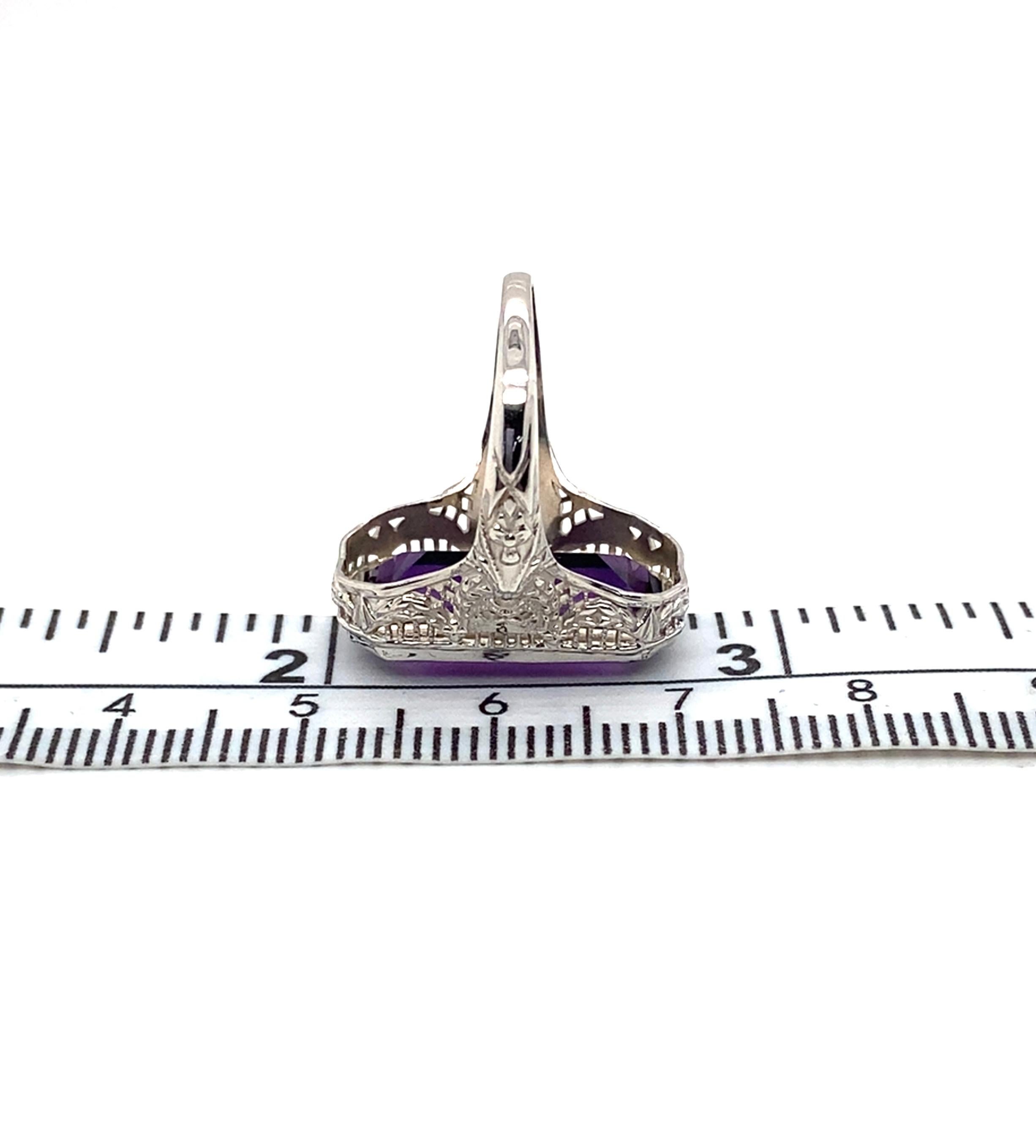 Femenino o masculino 6.99 Carat Emerald Cut Amethyst and 14K White Gold Art Deco 1930s Cocktail Ring en venta