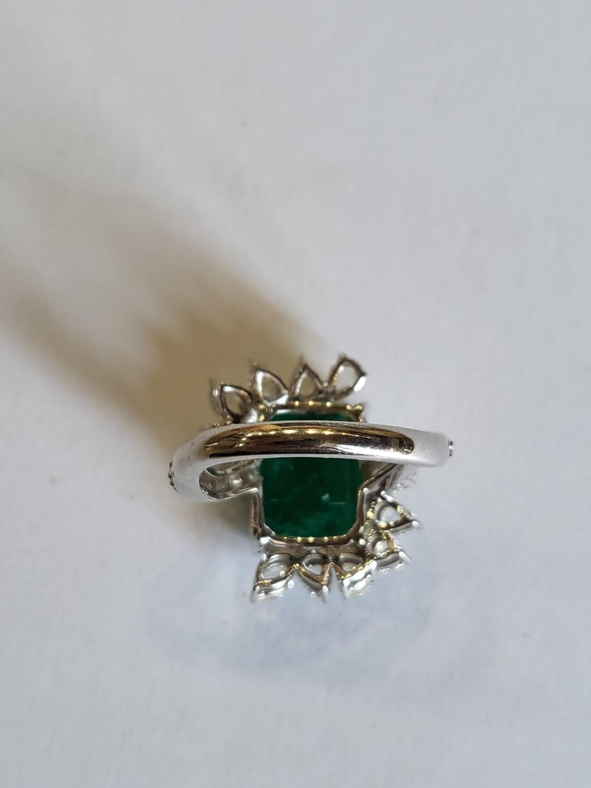 Modern 6.99 Carats Natural Zambian Emerald & Rose Cut Diamonds Engagement Cocktail Ring For Sale