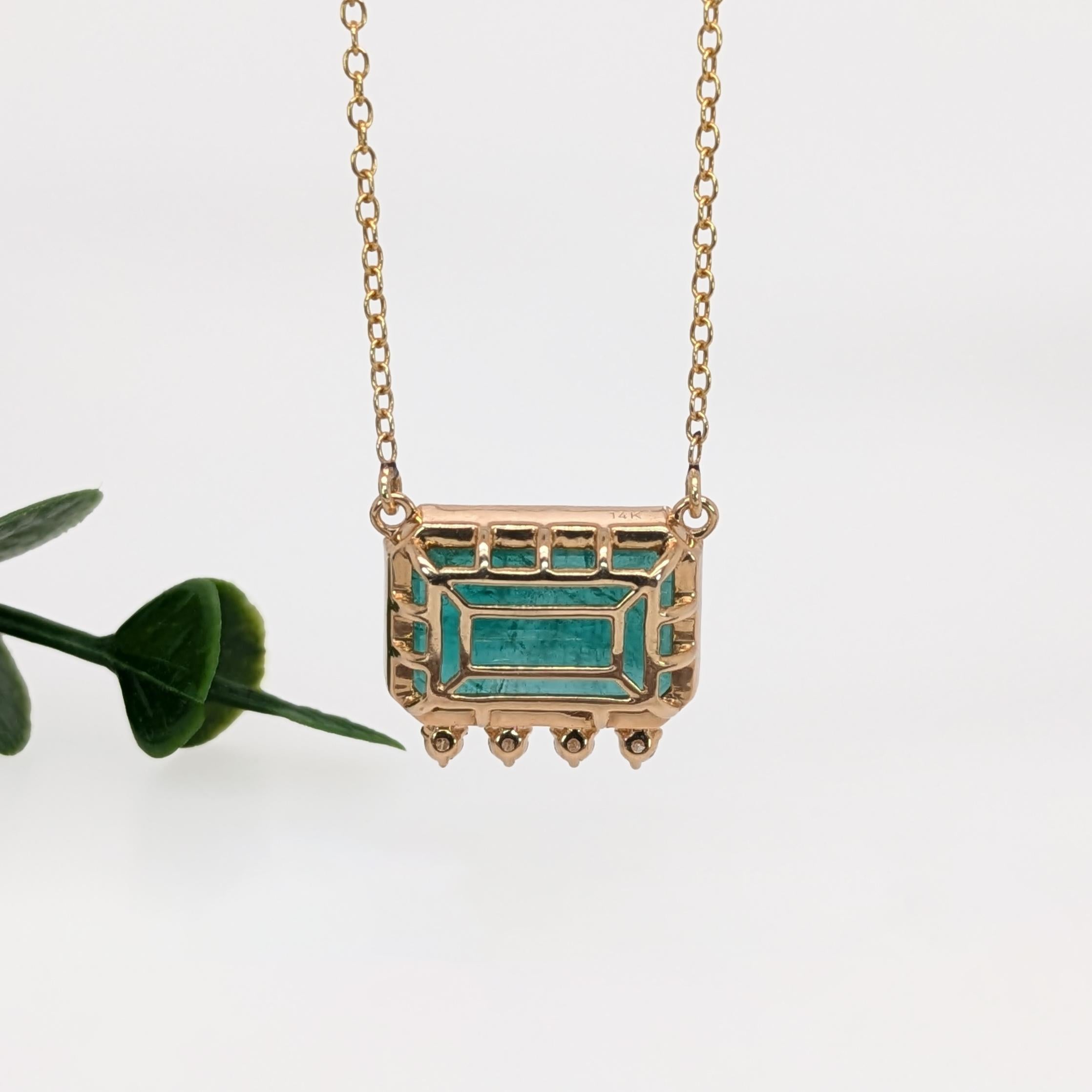 Taglio smeraldo Ciondolo con smeraldo da 6ct e accenti di diamanti naturali in oro massiccio 14K  EM 15x10mm in vendita