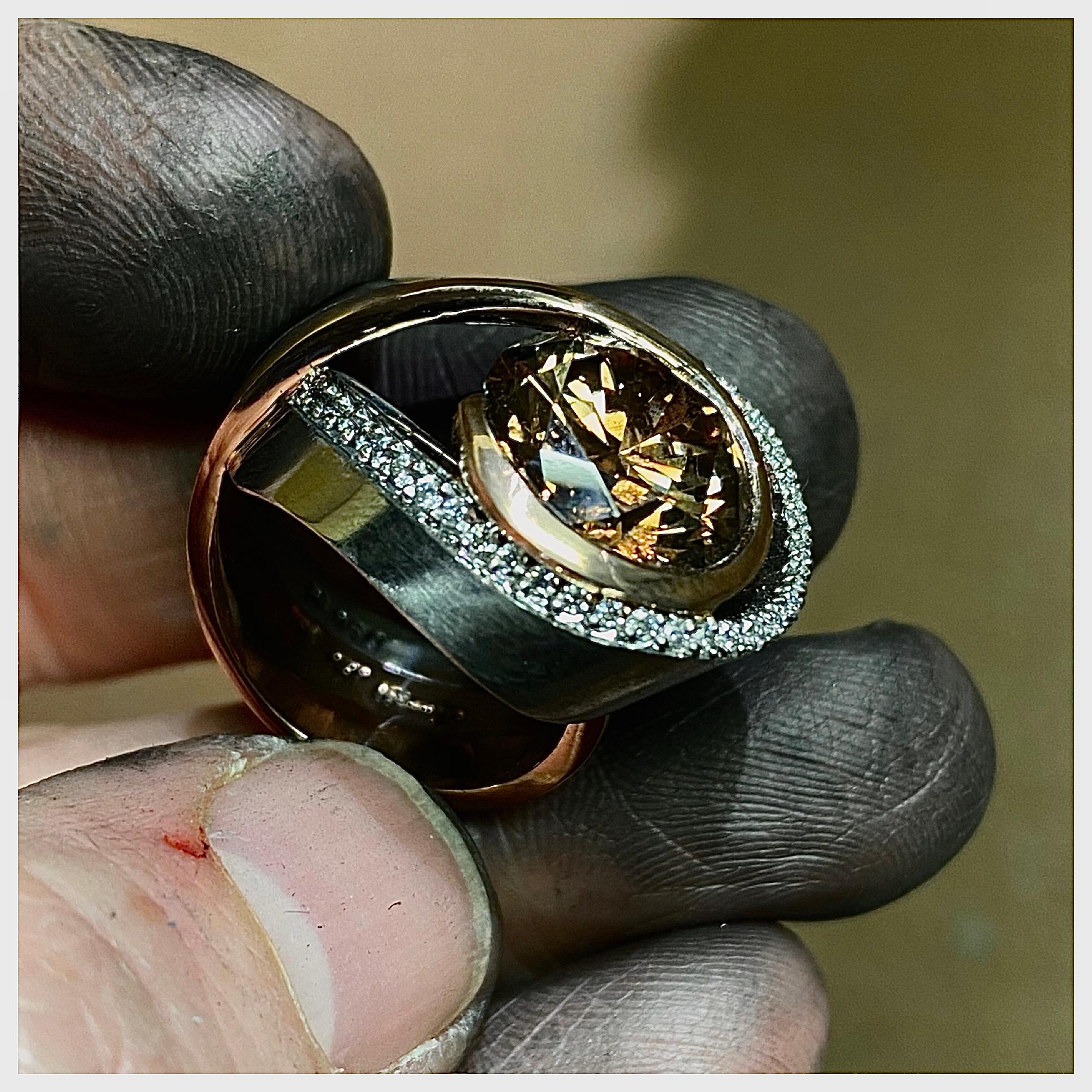 6ct Round Brilliant Cut Cognac Diamond in Platinum and 18ct Rose Gold Orbit Ring For Sale 8