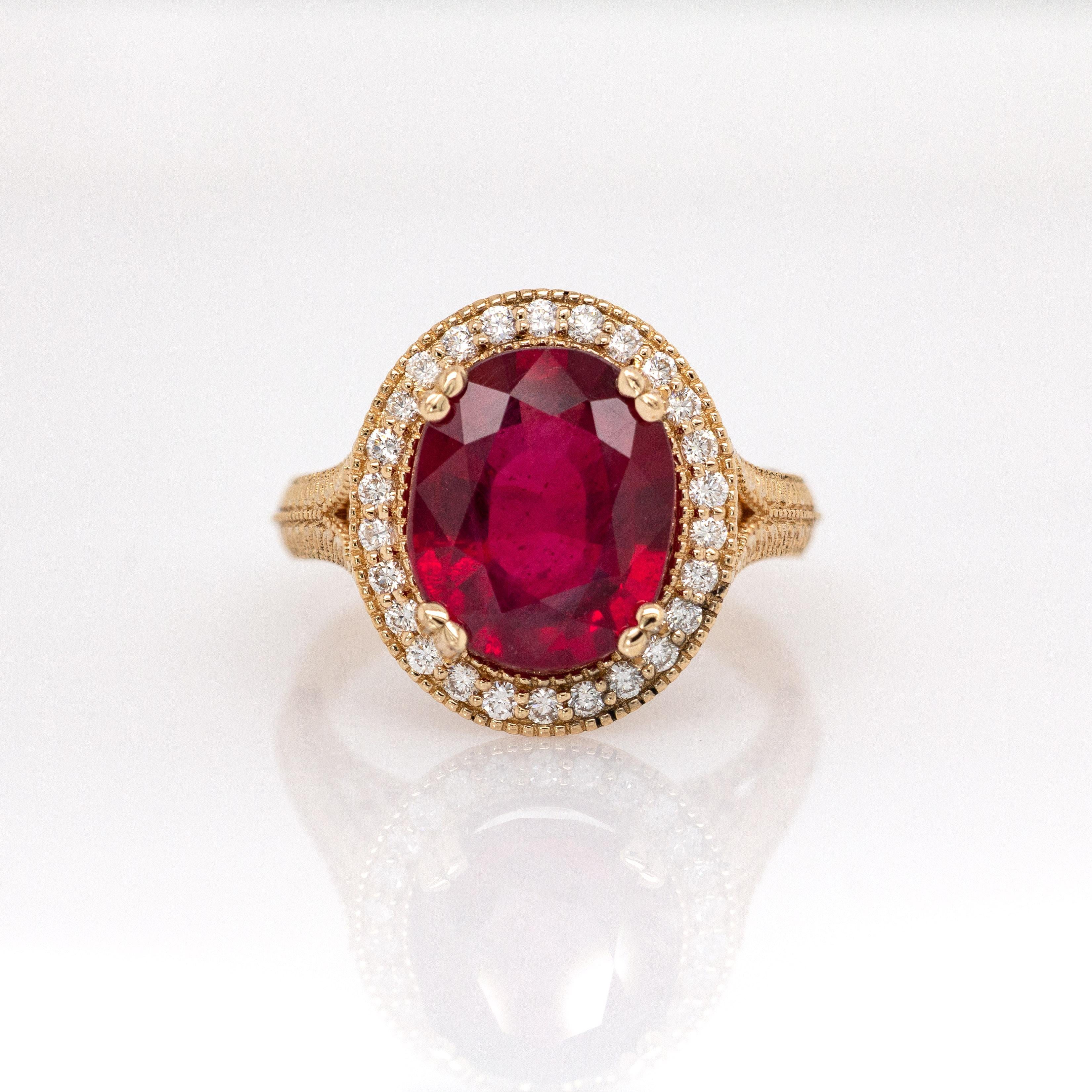 Bague en or massif 14k avec 6cts de rubis de Madagascar et diamants naturels  OV 12x10mm Pour femmes en vente