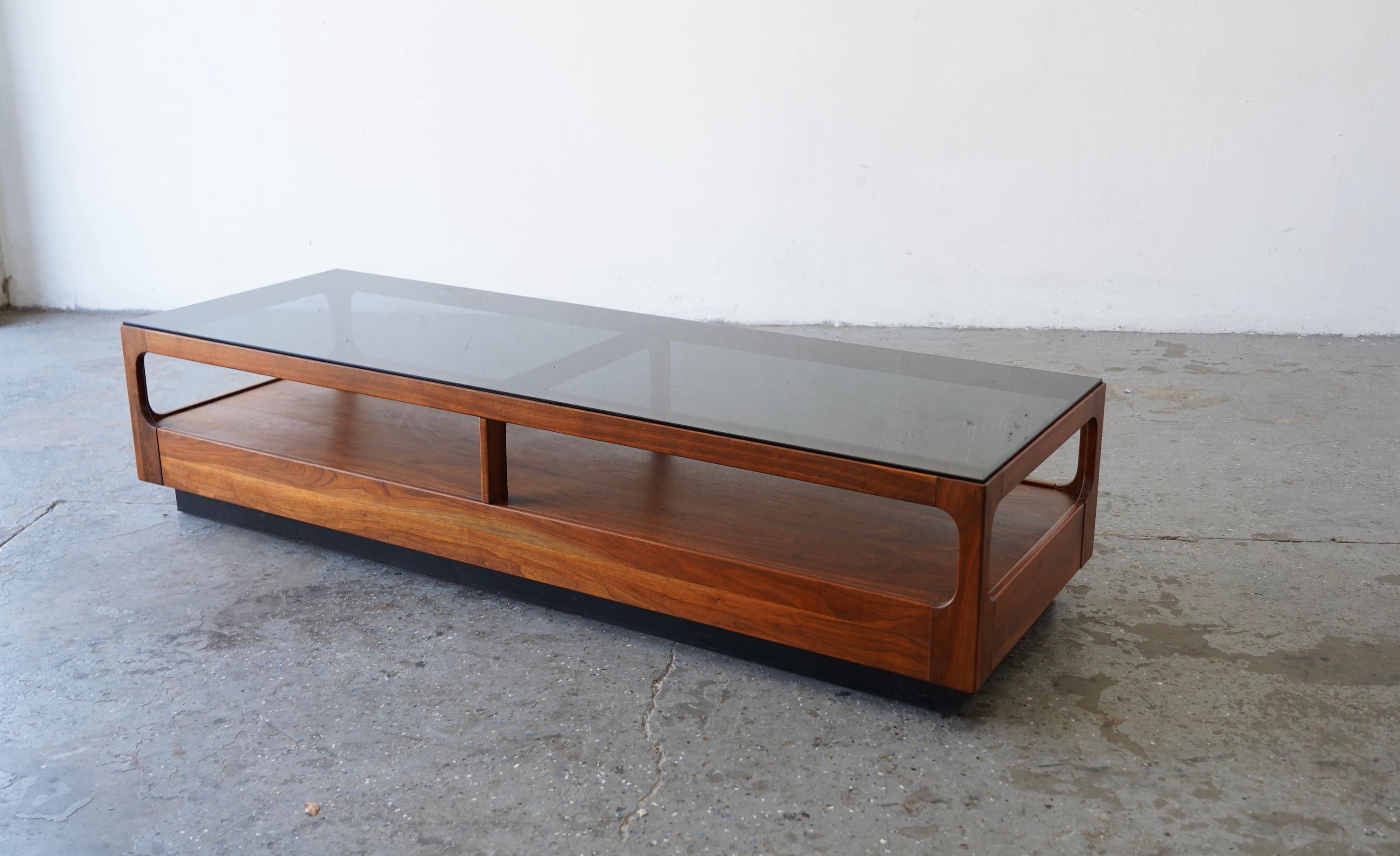 6ft John Keal Brown Saltman Mid-Century Modern Coffee Table w Smoked Glass Top In Good Condition For Sale In Las Vegas, NV