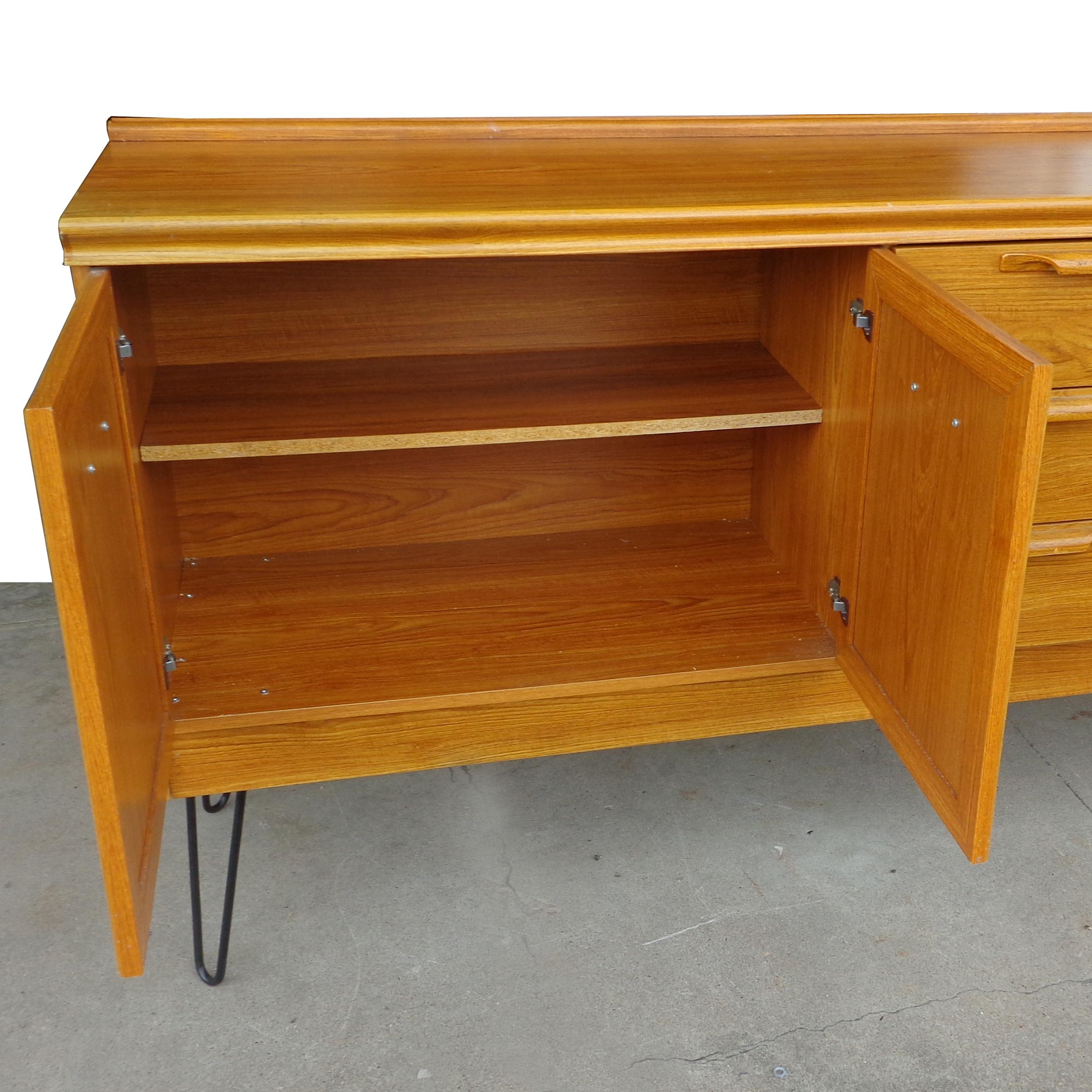20th Century Mid-Century Modern Oak Sideboard with Hair Pin Legs by Jentique For Sale