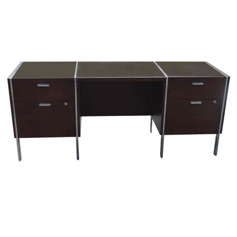 6ft Stow Davis Dark Walnut Knee Hole Credenza Desk

 Midcentury Stow Davis walnut kneehole credenza with 4 drawers. The two bottom drawers were designed for filing with locks. The two top drawers are great for everyday storage of files or supplies.