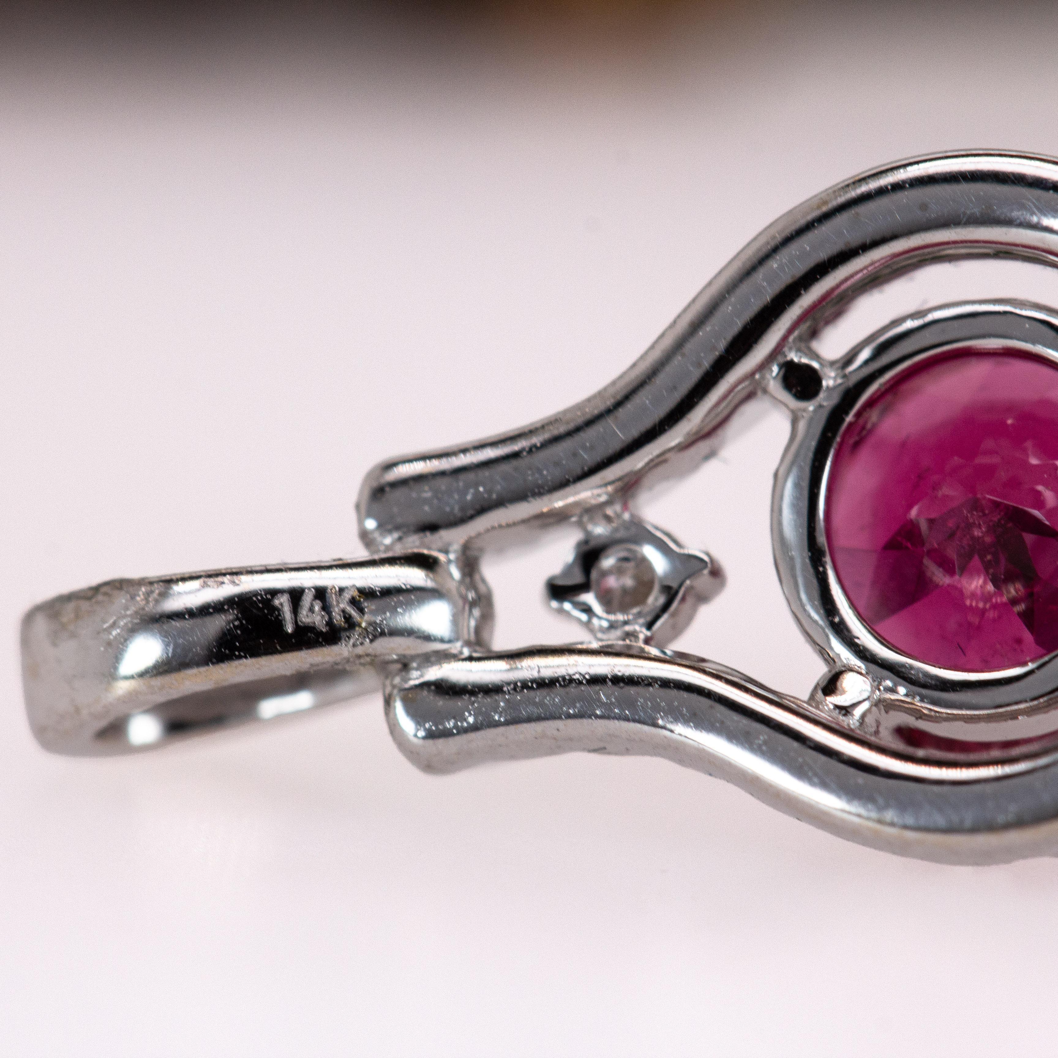 6mm, 1ct Rubellite Tourmaline Pendant w Natural Diamond Halo in Solid 14K Gold en venta 3